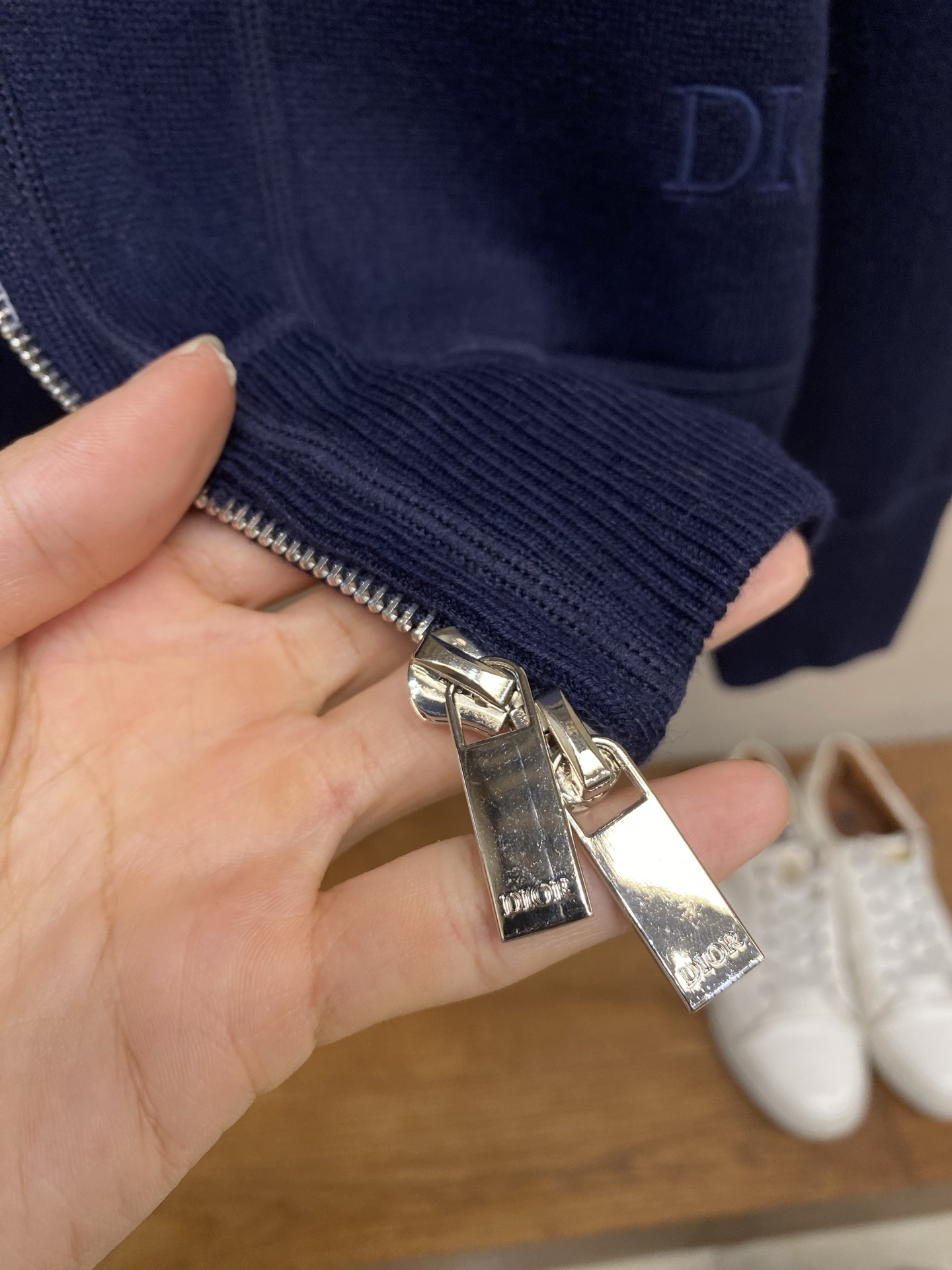 🌟🌟，，Dior 刺绣提花Logo羊毛混纺连帽夹克 正品16999购入 采用16支30羊毛混纺 采用进口机德国（SOTO