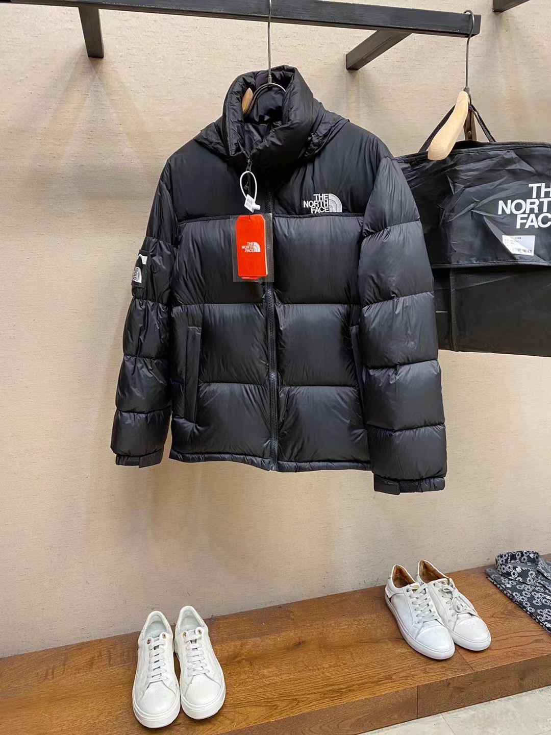 🌟🌟 THE NORTH FACE 男女同款面包🥯款保暖羽绒服，TNF/北面,经典复古风, 贸易渠道释!国标95白鸭绒,