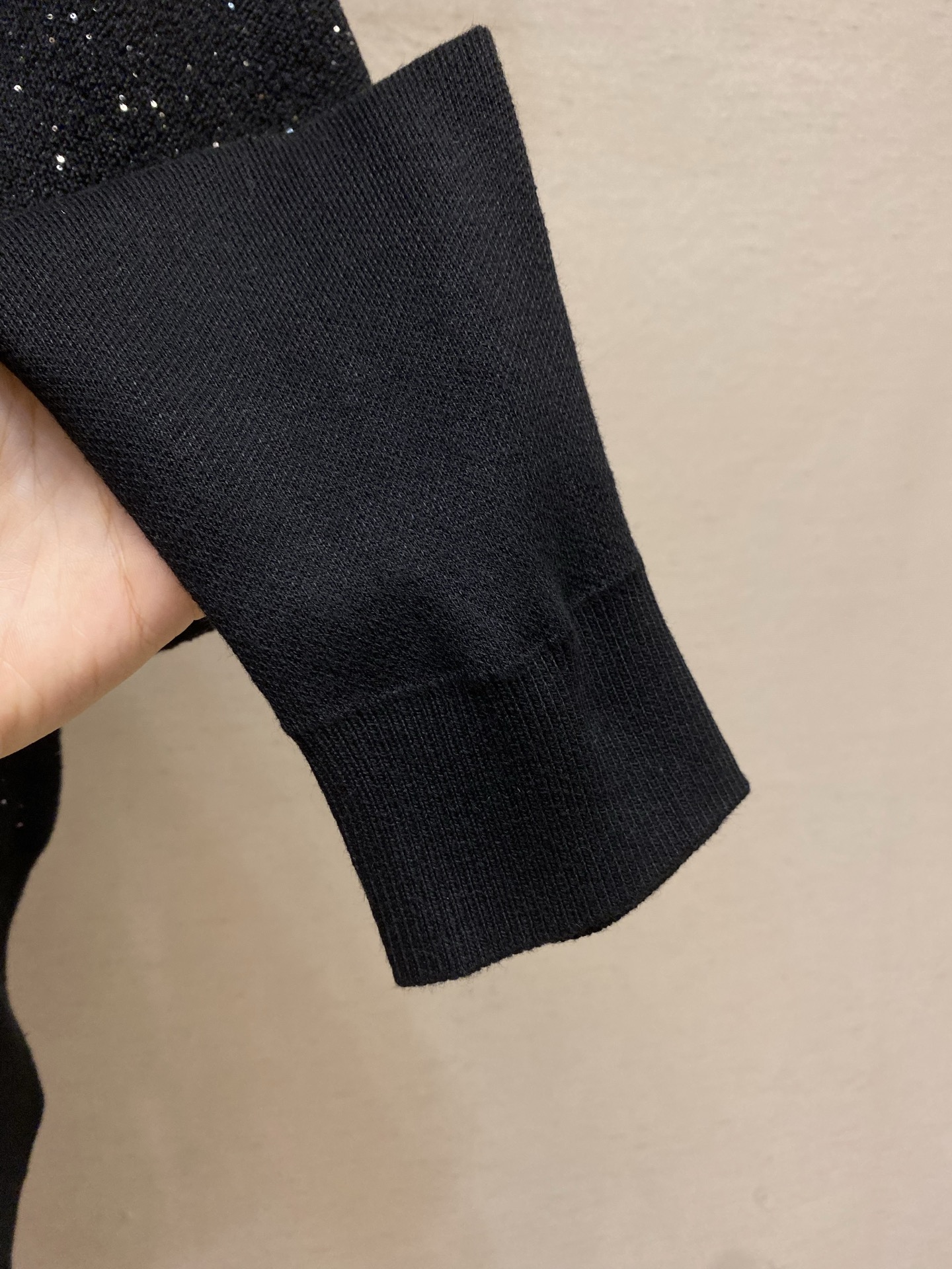🌟🌟，，1V 亮片装饰Logo开衫毛衣 正品21700购入开发 美利奴绵羊毛混纺 采用德国进口(SOTO)14针织机 高