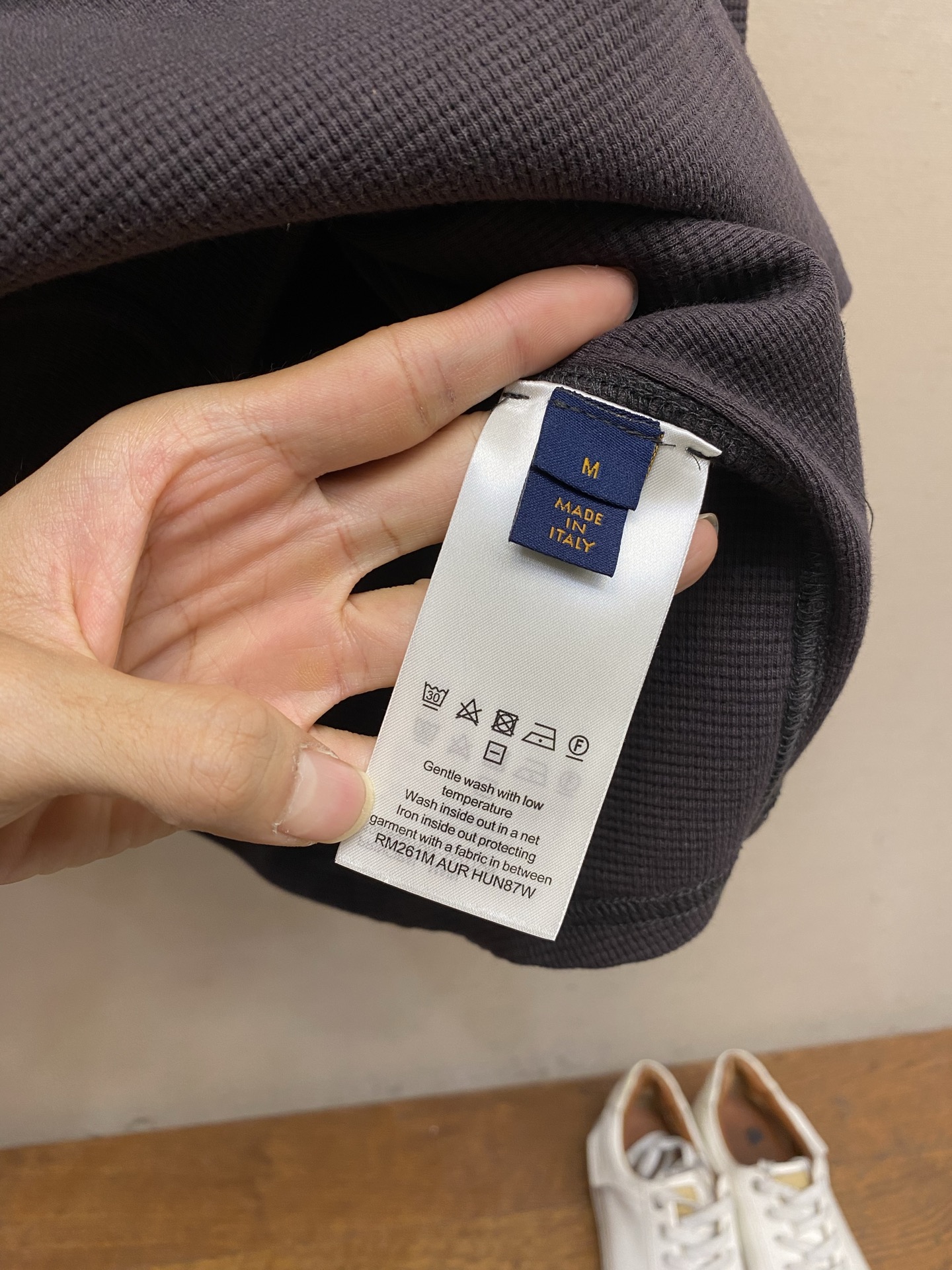 🌟🌟，，1V 刺绣标识华夫格马球衫 正品10400购入开发 100%全棉平纹针织华夫格面料 定制提花梭织布 模版刺绣 面