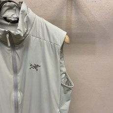 🌟🌟,,Arctery 🐦鸟家 薄款 马甲 高密度防泼防风尼龙面料 抗皱抗撕裂 填充物是羽棉 轻盈舒适 保暖性媲美羽绒 🌟🌟,,Arctery 🐦鸟家 薄款 马甲 高密度防泼防风尼龙面料 抗皱抗撕裂 填充物是羽棉 轻盈舒适 保暖性媲美羽绒