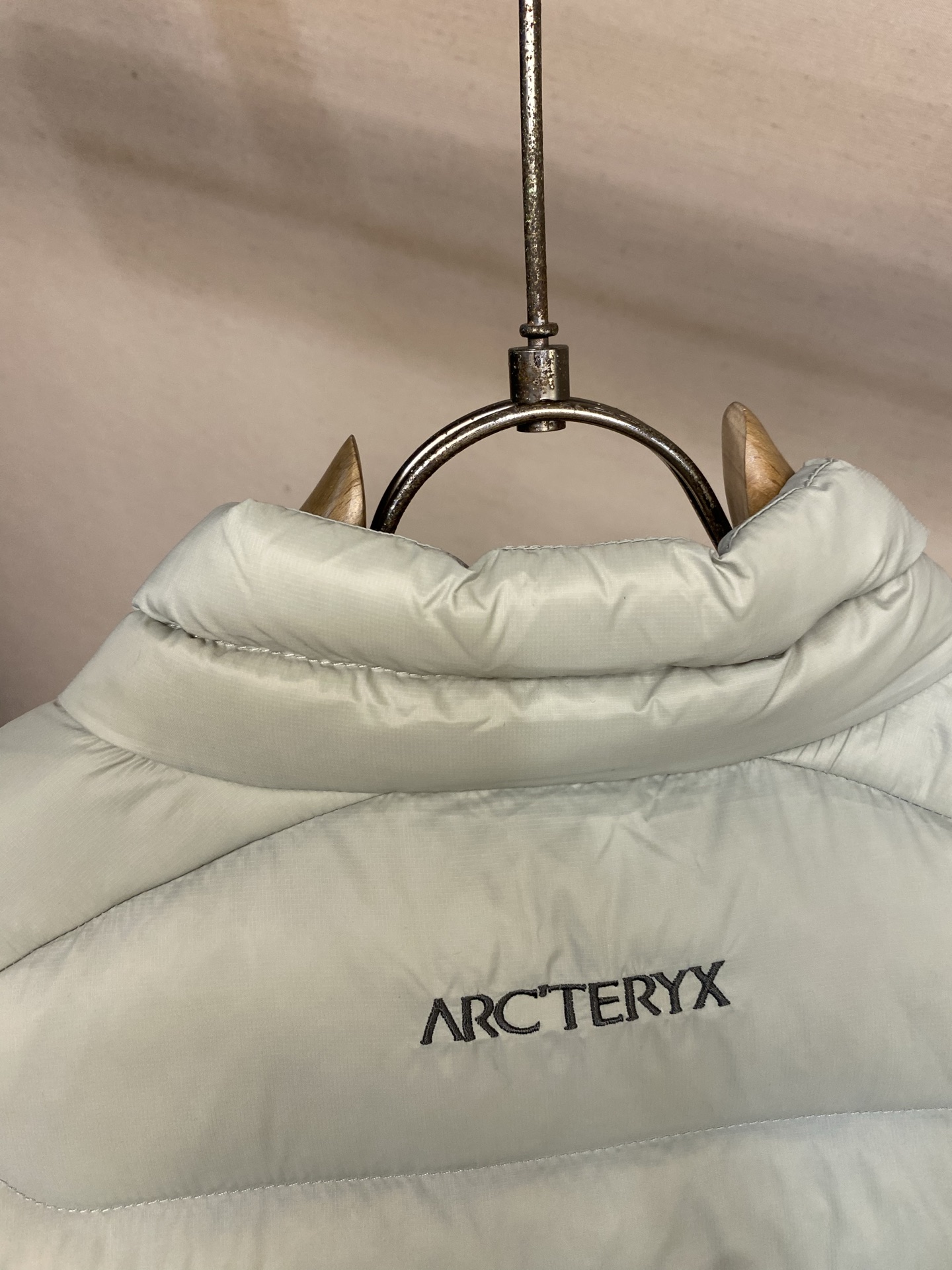 🌟🌟,,Arctery 🐦鸟家 羽绒马甲 排骨绗缝 白鹅绒填充 均匀分布不易移位 绒朵蓬松饱满 回弹快 上身轻盈 保暖御 🌟🌟,,Arctery 🐦鸟家 羽绒马甲 排骨绗缝 白鹅绒填充 均匀分布不易移位 绒朵蓬松饱满 回弹快 上身轻盈 保暖御