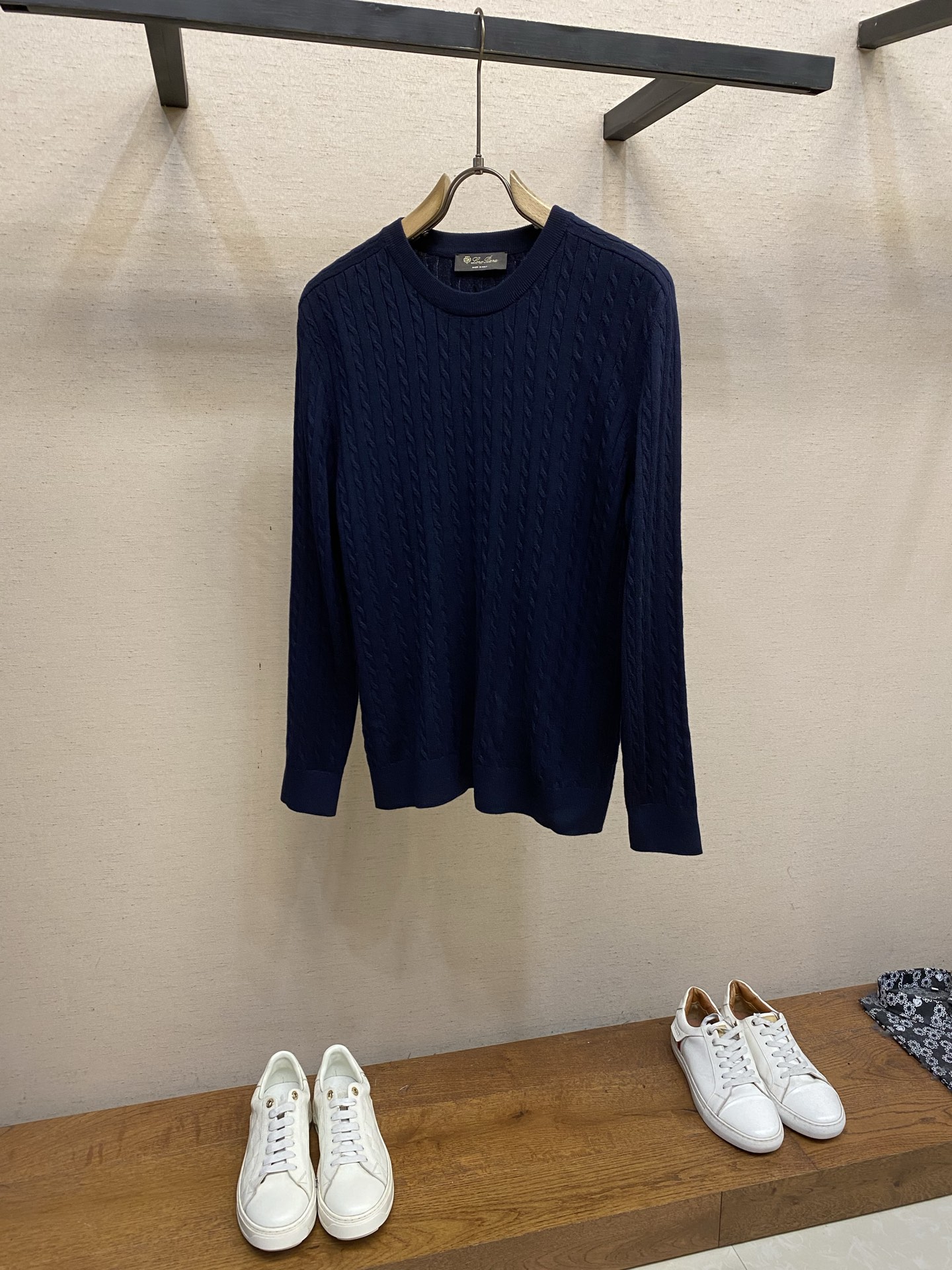 🌟🌟，，Loro Piana……诺悠 Cedar系列 26年秋冬新品低调奢华老钱风 可机洗绅士圆领绞花打底毛衣 2股45