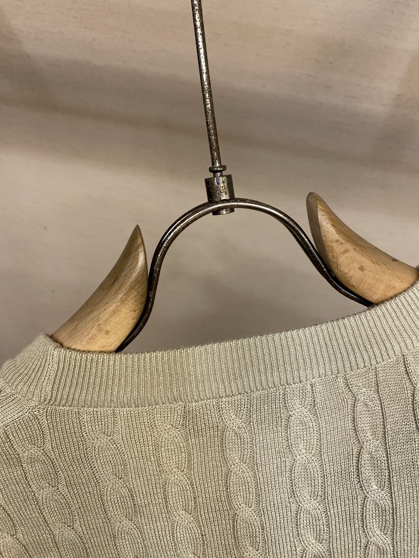 🌟🌟，，Loro Piana……诺悠 Cedar系列 26年秋冬新品低调奢华老钱风 可机洗绅士圆领绞花打底毛衣 2股45