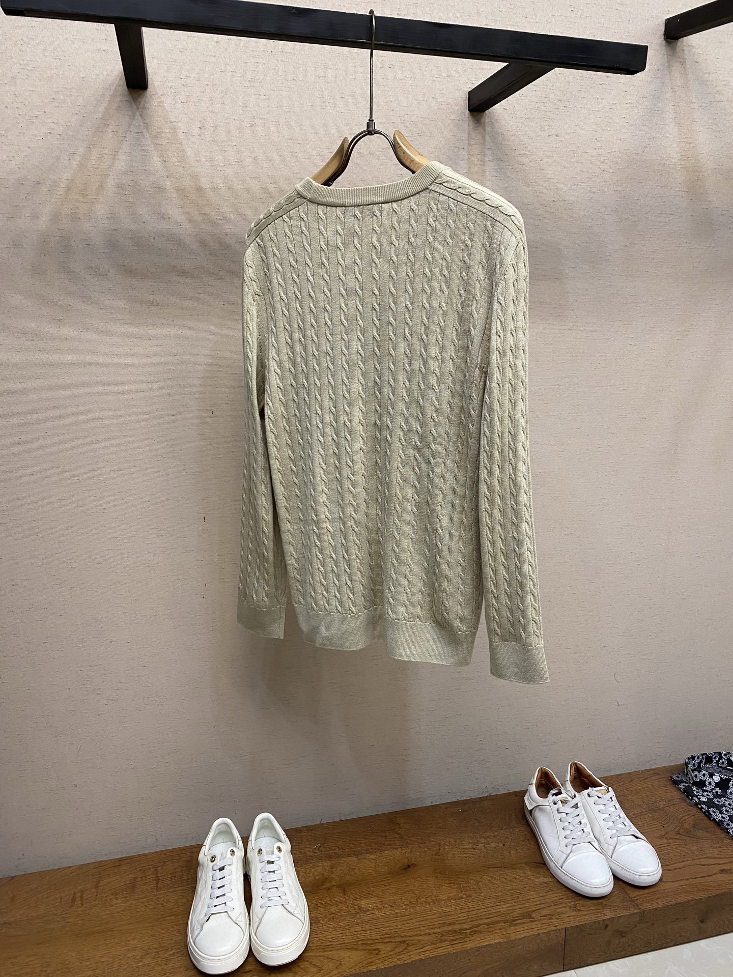 🌟🌟，，Loro Piana……诺悠 Cedar系列 26年秋冬新品低调奢华老钱风 可机洗绅士圆领绞花打底毛衣 2股45