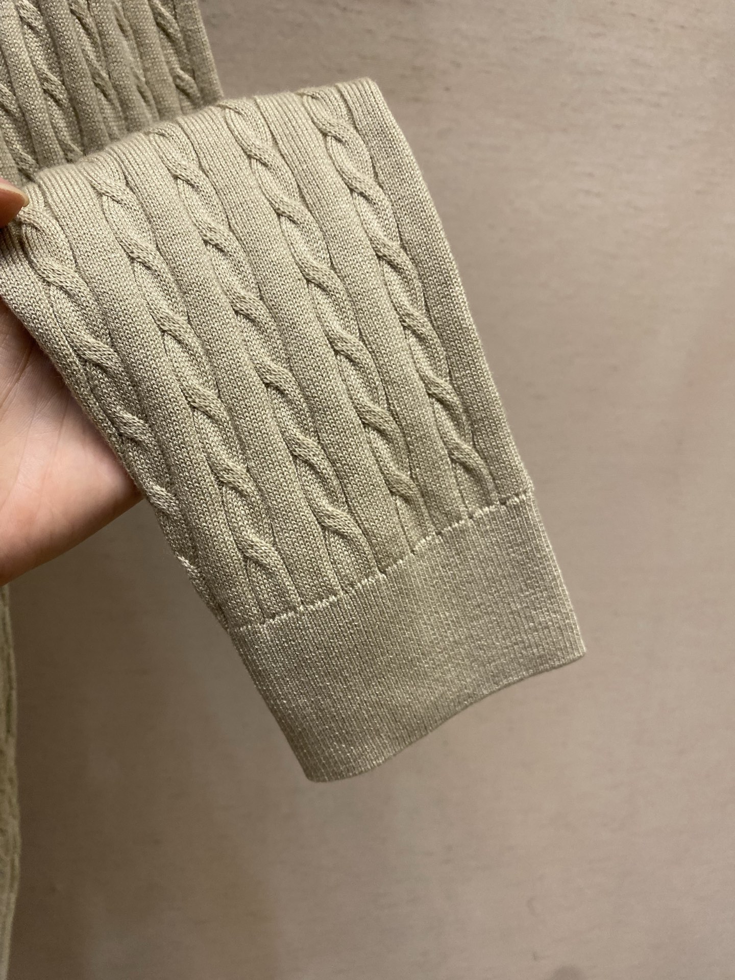 🌟🌟，，Loro Piana……诺悠 Cedar系列 26年秋冬新品低调奢华老钱风 可机洗绅士圆领绞花打底毛衣 2股45