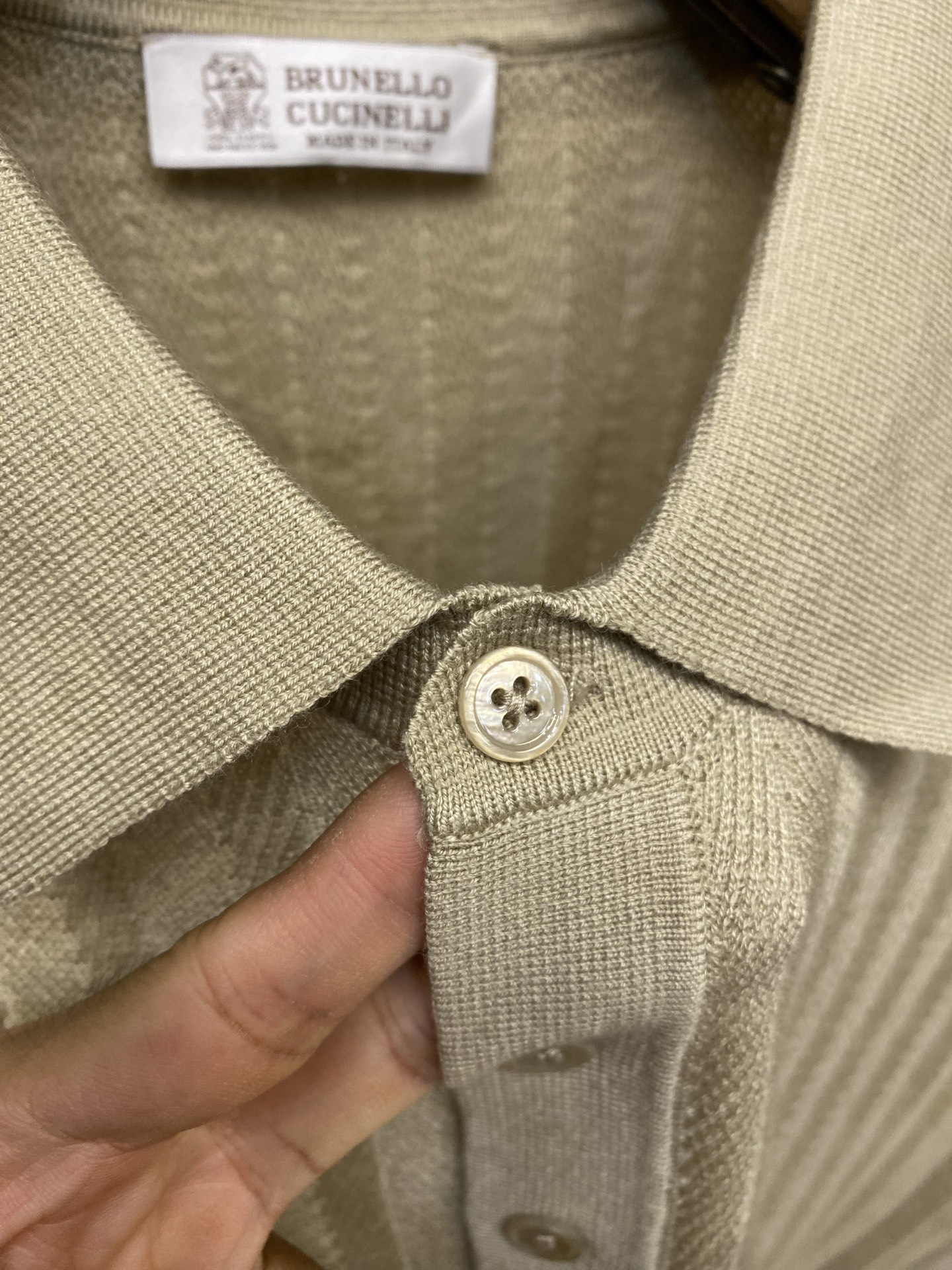 🌟🌟，，BC……超复杂提花图形 深海贝壳扣加持 一件衣服上机时间长达300分钟 26年秋冬新品低调奢华老钱风 可机洗绅士
