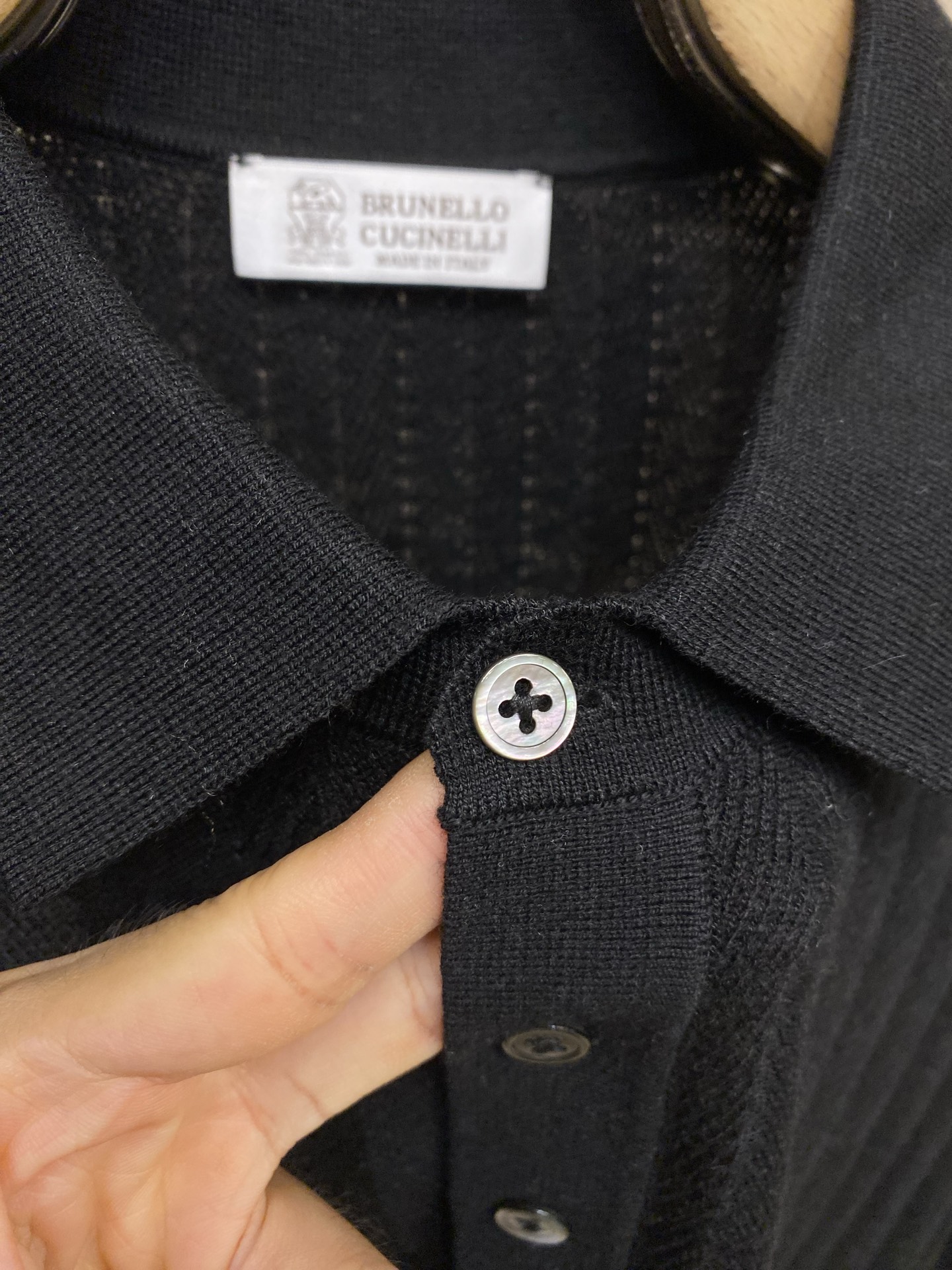 🌟🌟，，BC……超复杂提花图形 深海贝壳扣加持 一件衣服上机时间长达300分钟 26年秋冬新品低调奢华老钱风 可机洗绅士