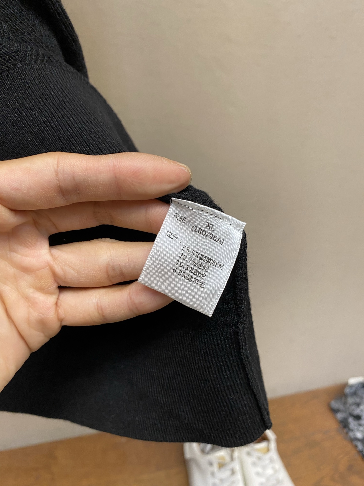 🌟🌟，，BC……超复杂提花图形 深海贝壳扣加持 一件衣服上机时间长达300分钟 26年秋冬新品低调奢华老钱风 可机洗绅士