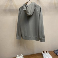 🌟🌟,,Moncler 连帽拉链卫衣|休闲质感单品 软糯亲肤面料,经典插肩版型,徽章刺绣点缀。 好搭不挑人,日常通勤、出 🌟🌟,,Moncler 连帽拉链卫衣|休闲质感单品 软糯亲肤面料,经典插肩版型,徽章刺绣点缀。 好搭不挑人,日常通勤、出