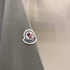 🌟🌟,,Moncler 连帽拉链卫衣|休闲质感单品 软糯亲肤面料,经典插肩版型,徽章刺绣点缀。 好搭不挑人,日常通勤、出 🌟🌟,,Moncler 连帽拉链卫衣|休闲质感单品 软糯亲肤面料,经典插肩版型,徽章刺绣点缀。 好搭不挑人,日常通勤、出
