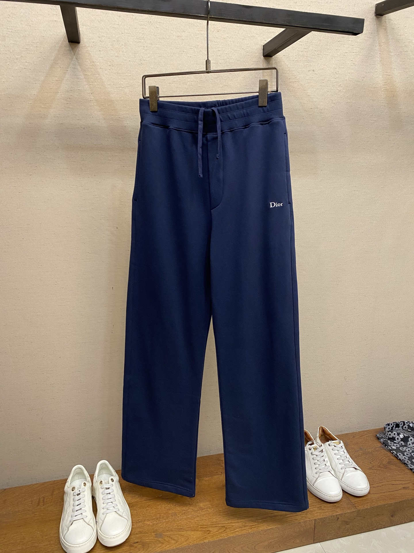 🌟🌟，，Dior 小迪标直筒运动长裤 ⚠️原¥11560购买；棉质起绒圈面料、迪标标识刺绣、抽绳腰头、侧面无盖暗袋、微喇