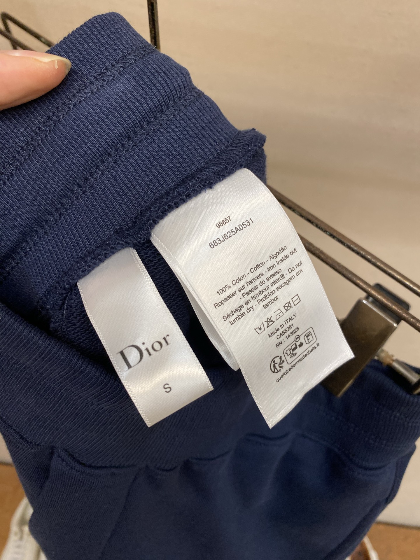 🌟🌟，，Dior 小迪标直筒运动长裤 ⚠️原¥11560购买；棉质起绒圈面料、迪标标识刺绣、抽绳腰头、侧面无盖暗袋、微喇