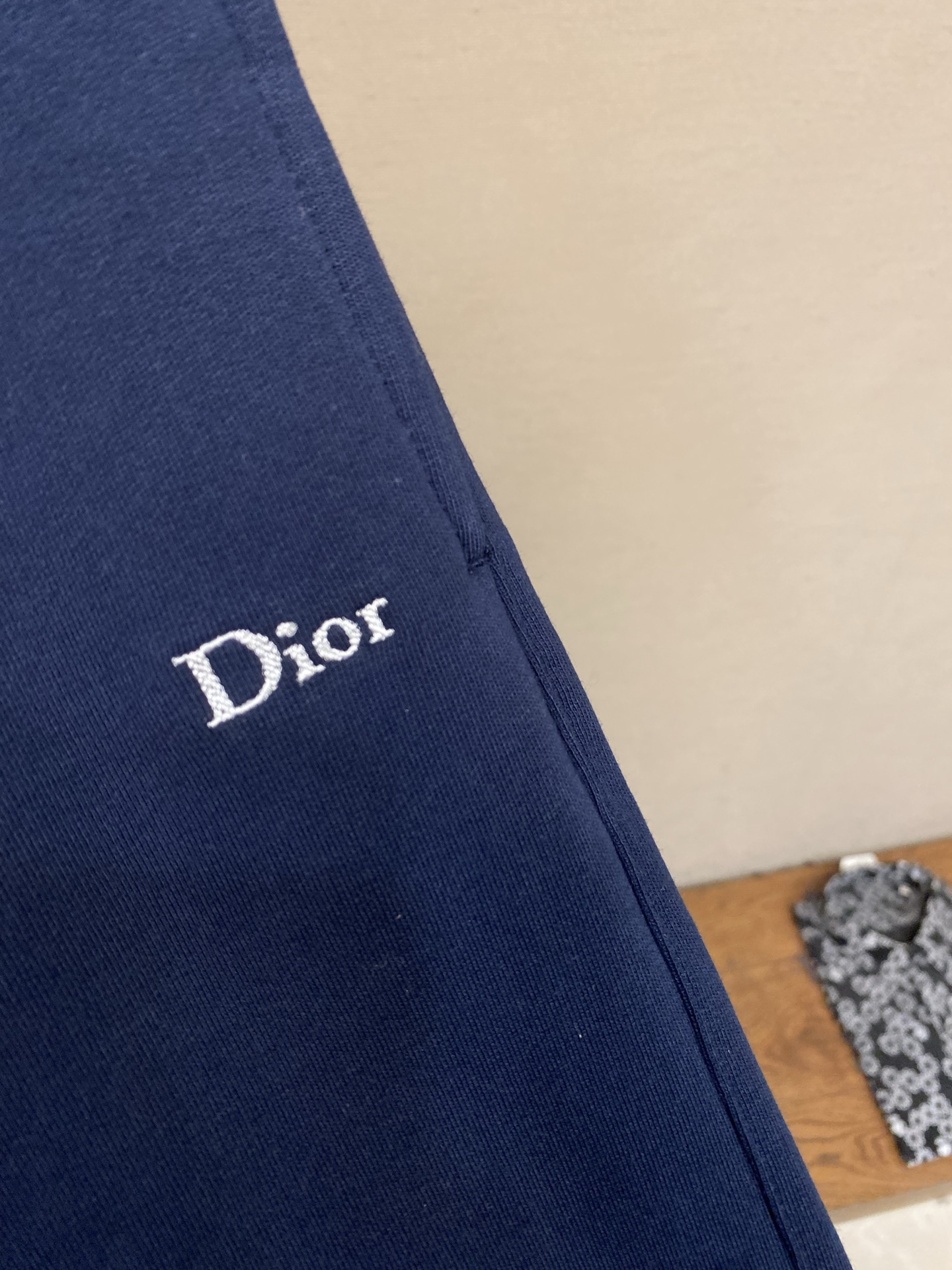 🌟🌟，，Dior 小迪标直筒运动长裤 ⚠️原¥11560购买；棉质起绒圈面料、迪标标识刺绣、抽绳腰头、侧面无盖暗袋、微喇