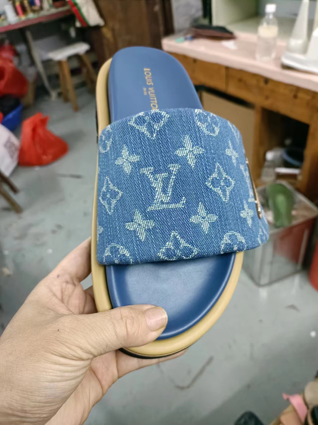 Louis Vuitton Shoes Slippers Unisex