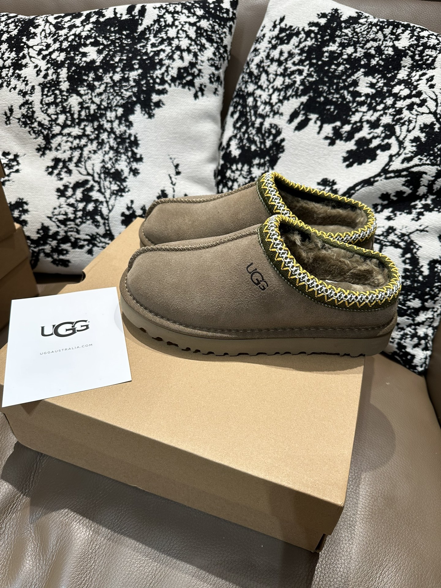 NO:579503,UGG flat wool snow boots, women's 35-40, men's size 41-45, men's size customization, non-refundable, boots19860909UGG 平底羊毛雪地靴 女35-40 男41-45码 男码定制不退换,,boots,Men's shoes