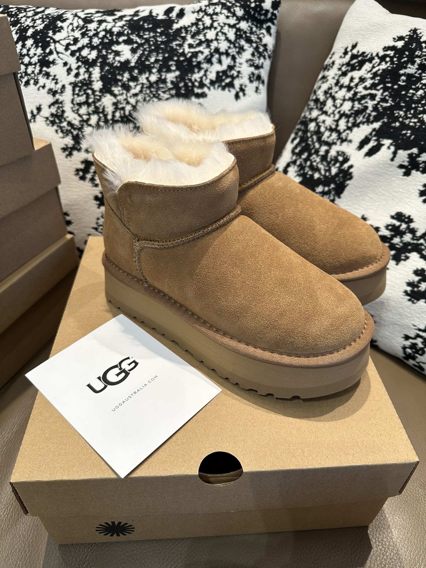 NO:579535,UGG wool snow boots size 35-40,,boots19860909UGG 全羊毛雪地靴 35-40码,,boots,Men's shoes