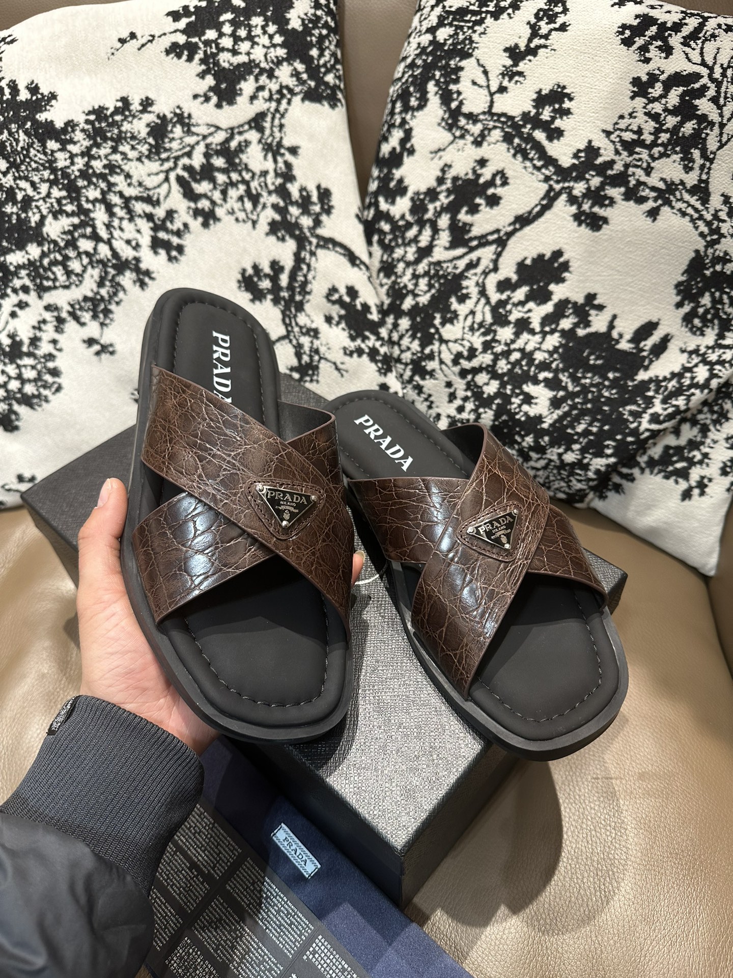 NO:272728,PRADA crocodile leather surface, cowhide feet full set packaging 38-46 sizes, prada, cowhide, crocodile skin19860909PRADA 鳄鱼皮面、垫牛皮脚全套包装38-46码,,prada,cowhide,crocodile skin,Men's shoes