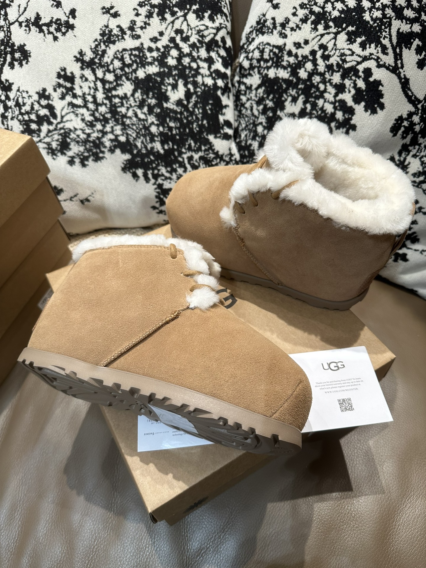 NO:579505,UGG Chuangdundun 2.0 lace-up high version, all-sheep fur, size 35-40, sheepskin19860909UGG 胖墩墩2.0系带高版本,全羊皮毛一体 35-40码,,sheepskin,Men's shoes
