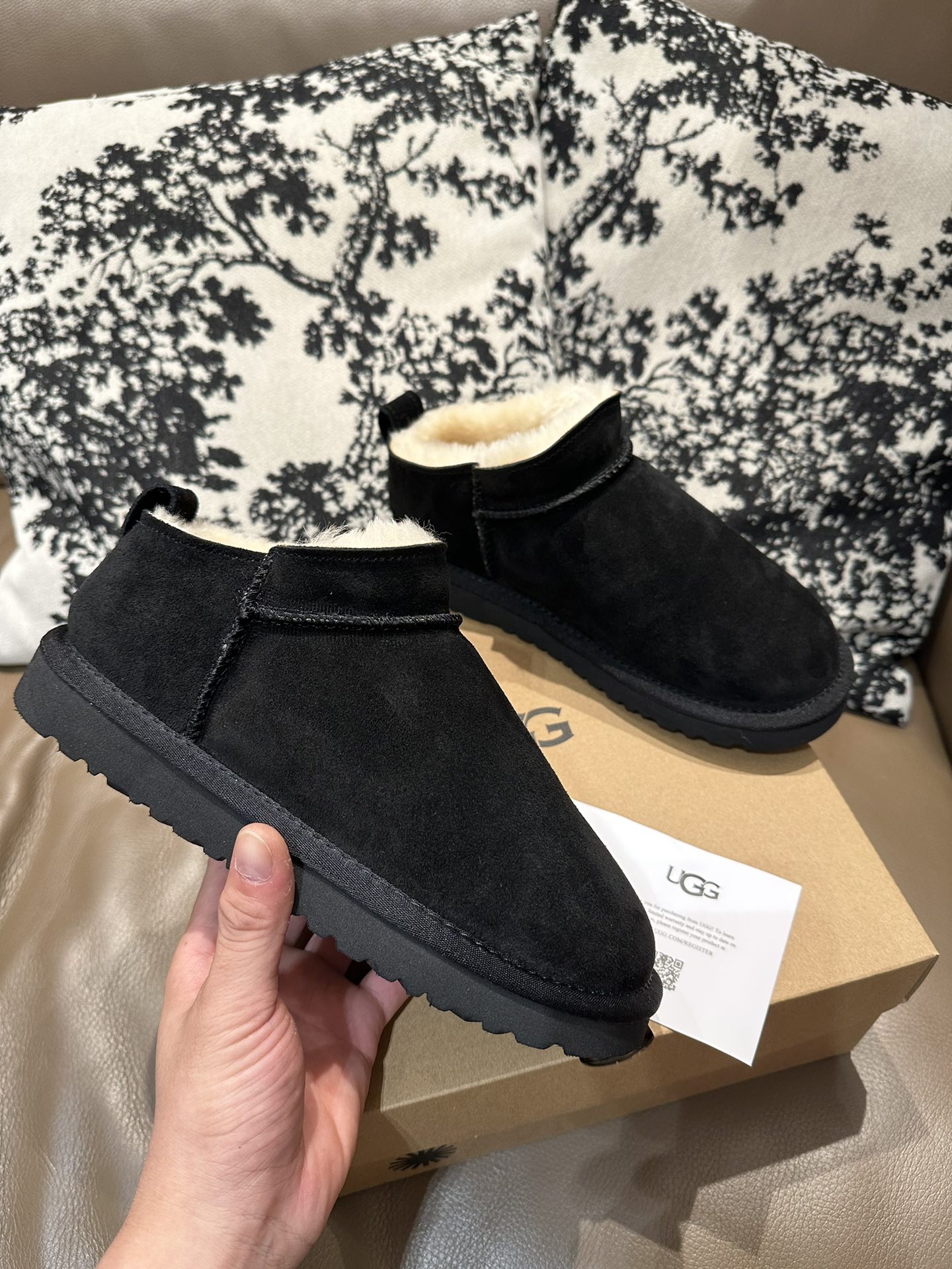 NO:579515,UGG super mini all-sheep fur size 35-40, sheepskin19860909UGG 超mini 全羊皮毛一体 35-40码,,sheepskin,Men's shoes