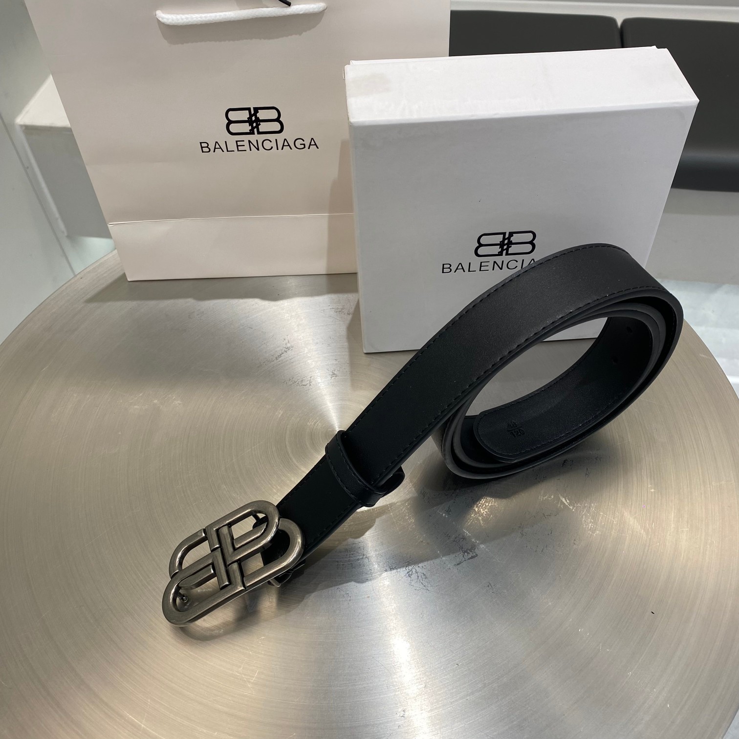💰85，BALENCIAGA巴黎世家新款时尚腰带，原版光皮搭配原版底皮，配上复古经典扣，时尚百搭，宽度3.5cm