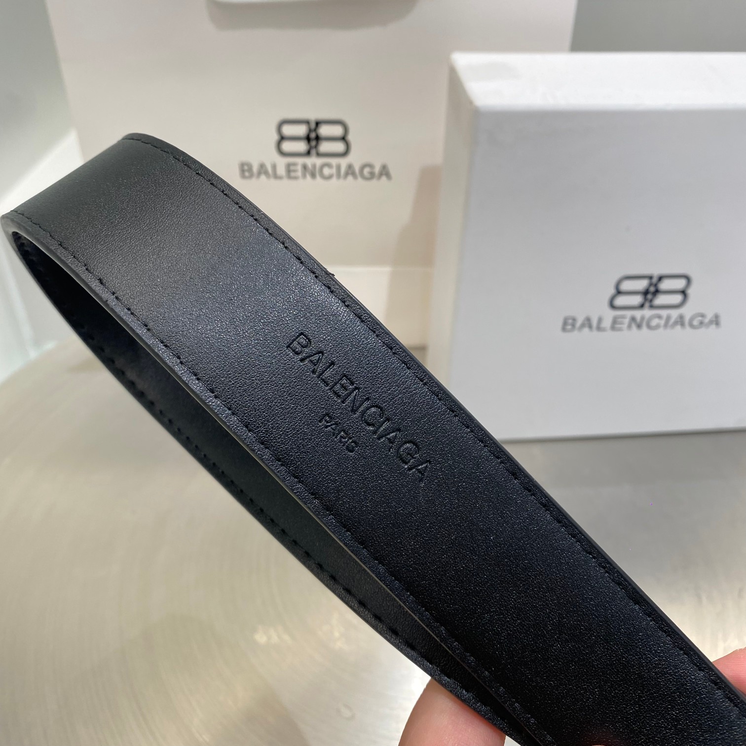 💰85，BALENCIAGA巴黎世家新款时尚腰带，原版光皮搭配原版底皮，配上复古经典扣，时尚百搭，宽度3.5cm