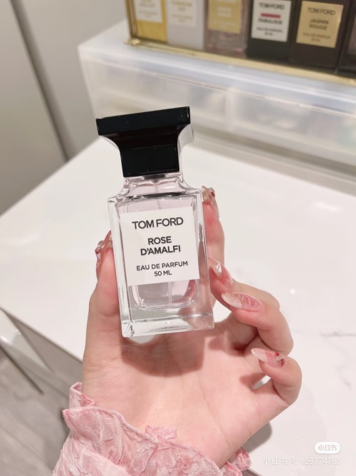 Tom Ford Rose D'Amalfi Eau de Parfum - 50ml. A Fresh and Romantic Scent. 1 Tom Ford Rose D’Amalfi Eau de Parfum – 50ml. A Fresh and Romantic Scent.