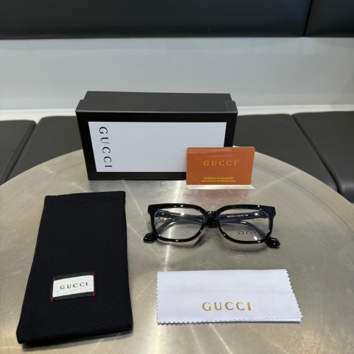 Elegantes gafas de luz azul Gucci: Diseño de marca, ligeras y cómodas 1 Elegantes gafas de luz azul Gucci: Diseño de marca, ligeras y cómodas