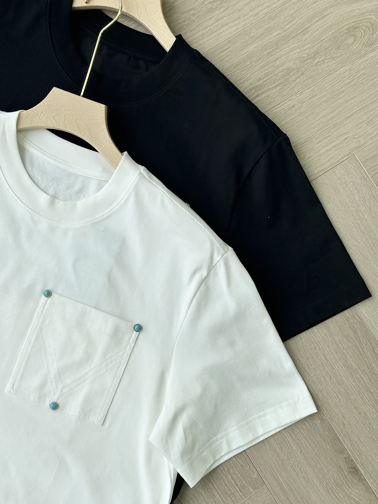 Louis Vuitton: Men's New Black and White Cotton T-shirt - Summer Essential 5 i1746961806 7809 2