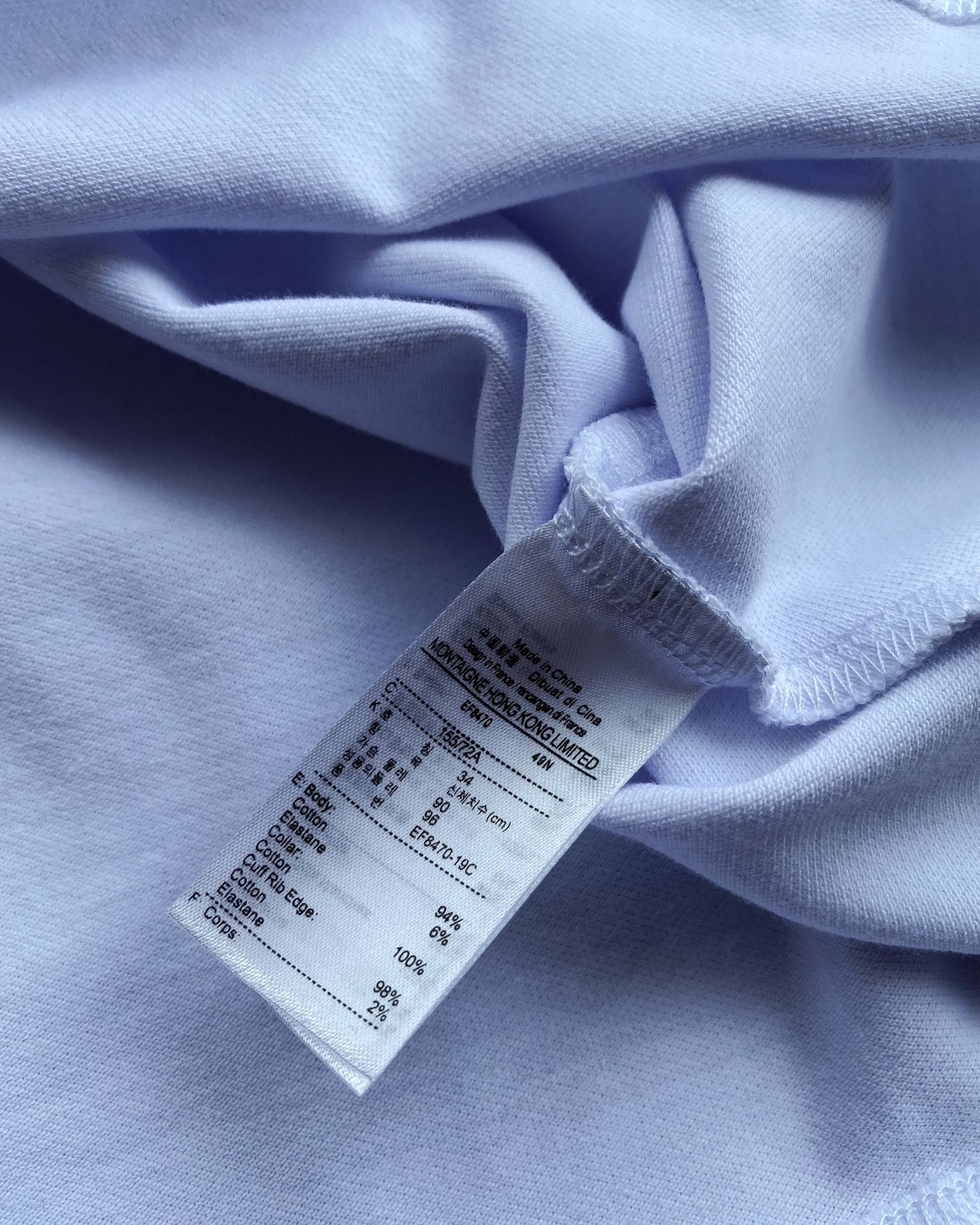 💰105 【Super鱼标系列 重工刺绣 情侣款】
Lacoste 法鱼 2024 S/S 限定系列 全新Super鱼标LOGO立体刺绣翻领POLO,情侣款。
打破常规,全新巨型Super鱼LOGO刺绣标,视觉冲击感满满,并且带着一点点趣味性,搭配明快的色彩眼前一亮,也少有点把经典鱼标移位到后领部,画龙点睛。
他家的POLO一定入,真正的珠地棉材质舒适面料,衣服挺拔有型,区别低端渣货,不会洗洗松垮。
今年经典明快色调,高级感倍增。
搭配超大逼真鱼标刺绣,辨识度及高,简约不失设计感,装饰感十足令这件衣衫出类拔萃。
男生女生衣橱必备单品款,无论内搭夹克外套,还是夏季单独穿都是品位之选。
前胸全3D立体万针刺绣,采用田岛机打造,简约不失细节,一秒让你爱的无法自拔,鱼标刺绣经典鱼标点缀,画龙点睛更有设计感,重点说下面料部分,面料的选择绝对不一般,全进口订织染色丝光加入凸纹网眼珠地面料面料挺拔而富有弹性丝光感,彰显高端品质。
全部订织订染针织衣领,通过材质的不同打造出高端奢品质感。
上身有型并且贴服感受非常棒,衣服挺拔有型区别低端渣货,不会洗洗领子就塌,全部雕花扣,吊牌,水洗唛,领标,包装袋全。
重点限定款吊牌全部不同,区别市面!!!
颜色:藏青,白色,黑色
尺码:3码-6码(相当于S-XL)
S:肩宽44,胸围104,衣长69,建议125左右
M:肩宽45,胸围108,衣长71,建议145左右
L:肩宽47,胸围112,衣长73,建议165左右
XL:肩宽49,胸围116,衣长75,建议185左右