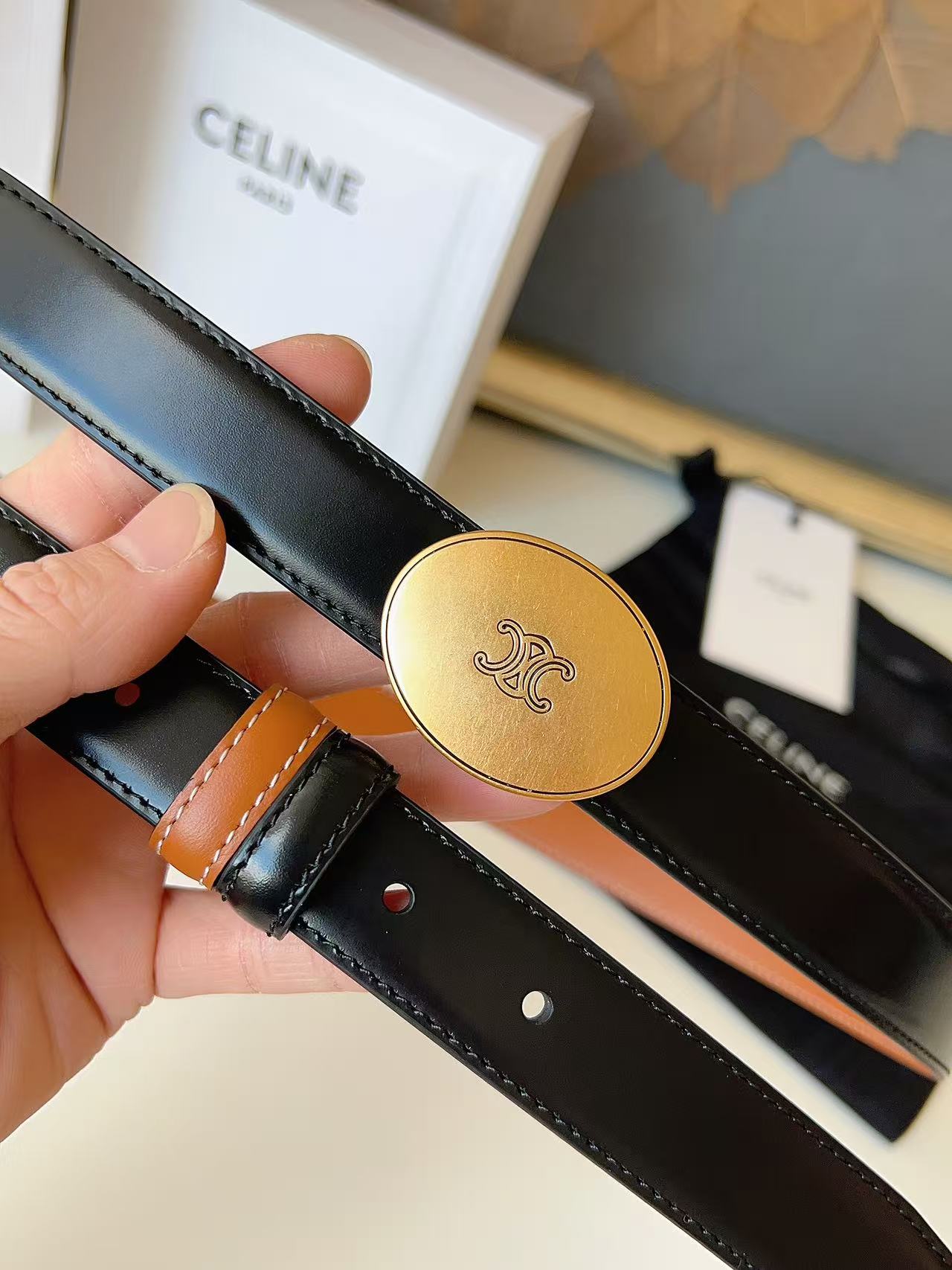 Celine 赛琳 2.5cm 凯旋门新款 双面进口头层小牛皮，质感细腻，丝滑，高端品质，做工精细，双面