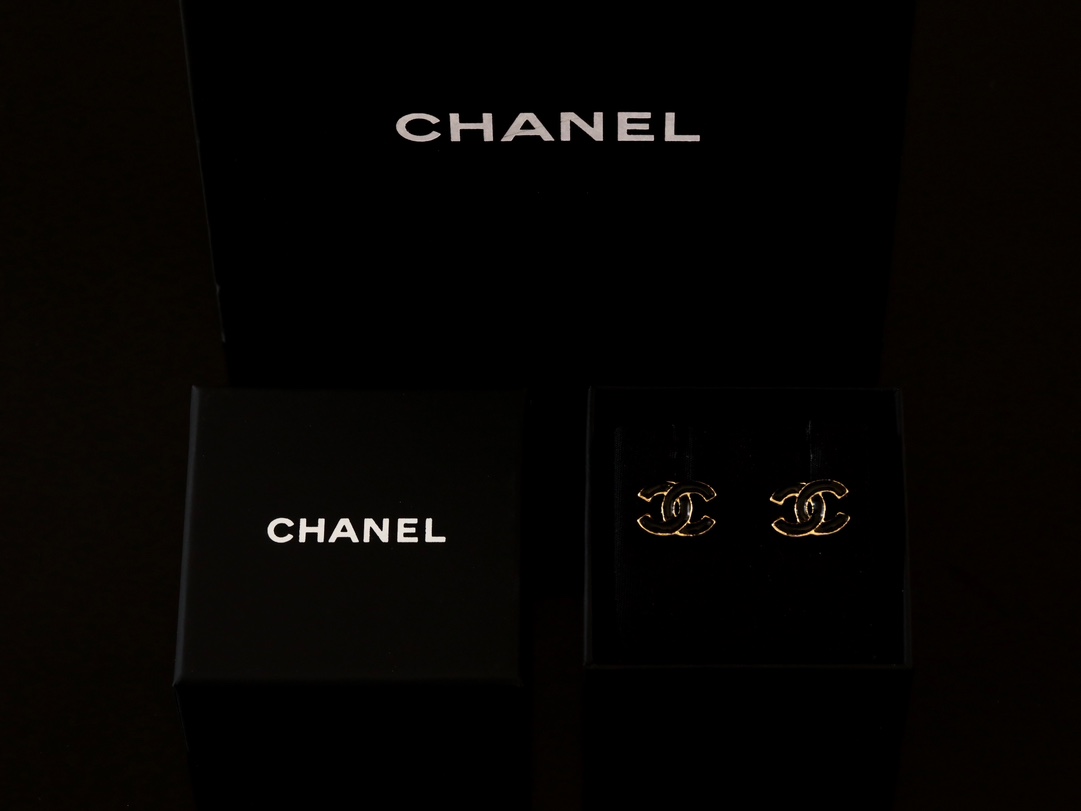 Designer Replica
 Chanel Jewelry Earring Black Pink Yellow Fall/Winter Collection