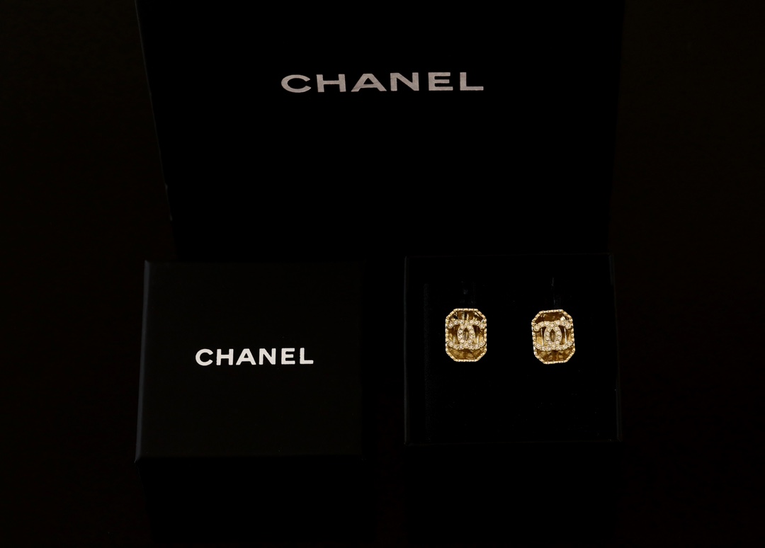 Chanel Buy
 Jewelry Earring Yellow Openwork Spring Collection