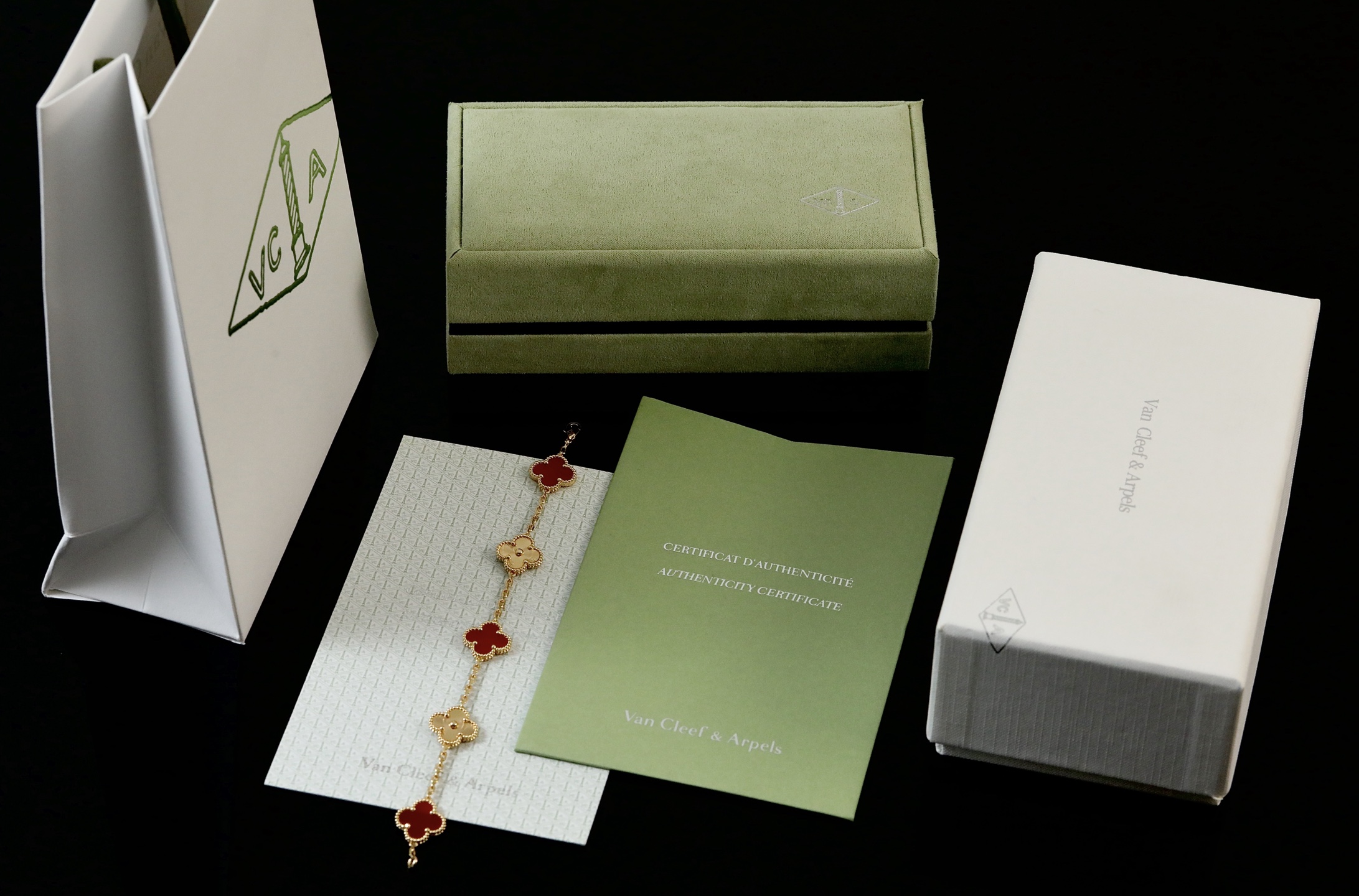 V金精工版玫瑰金红玛瑙镭射手链