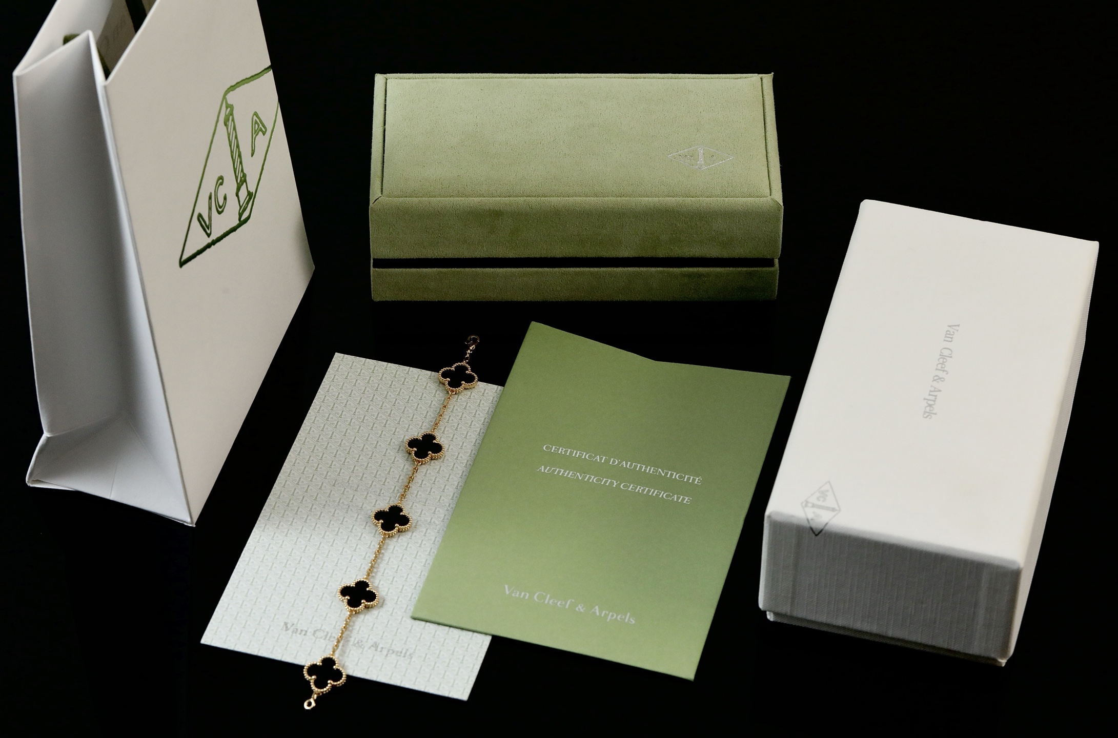 V金精工版玫瑰金黑玛瑙手链