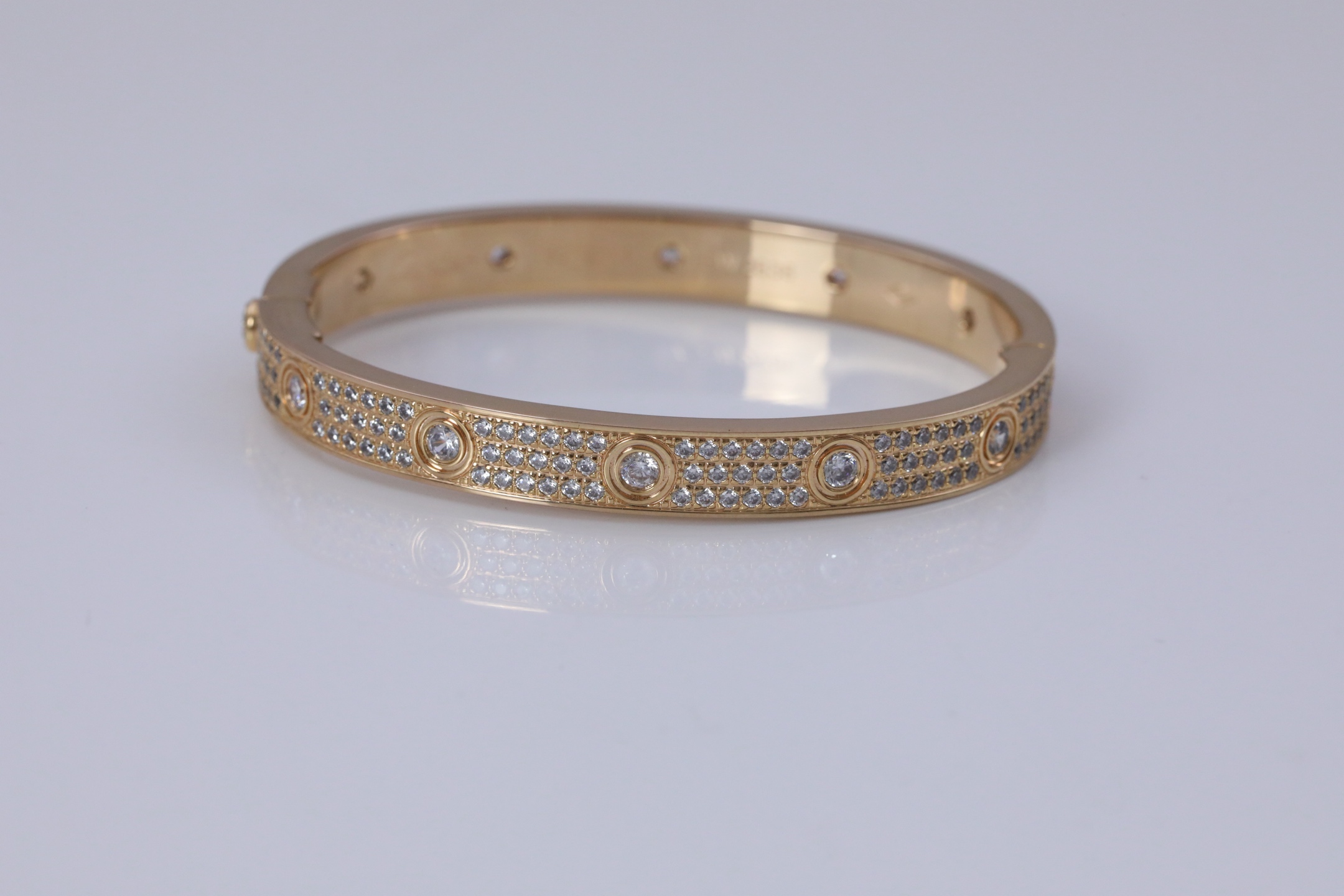 Cartier Love hand镯饰品 4