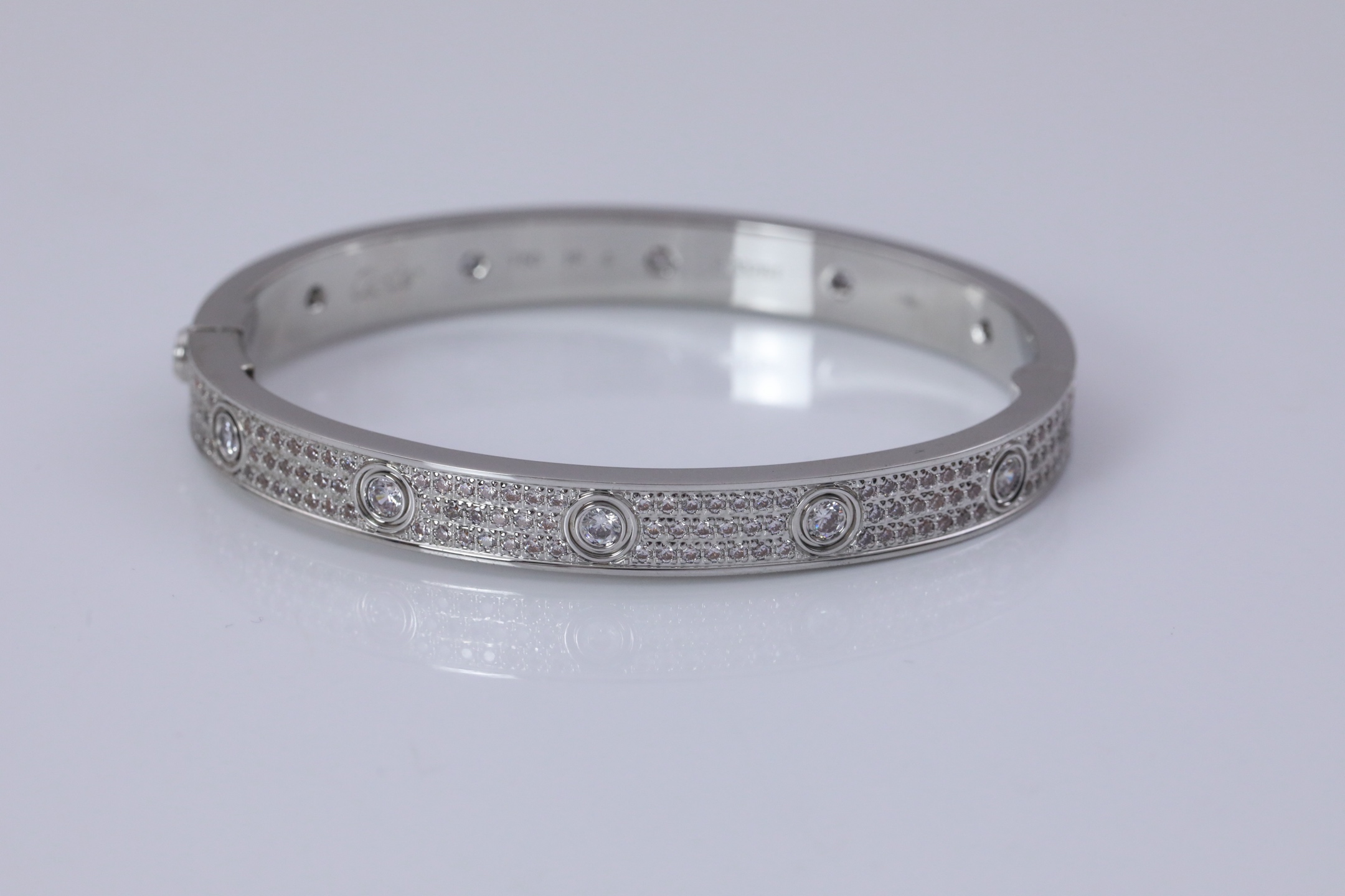 Cartier Love hand bracelet饰品 2