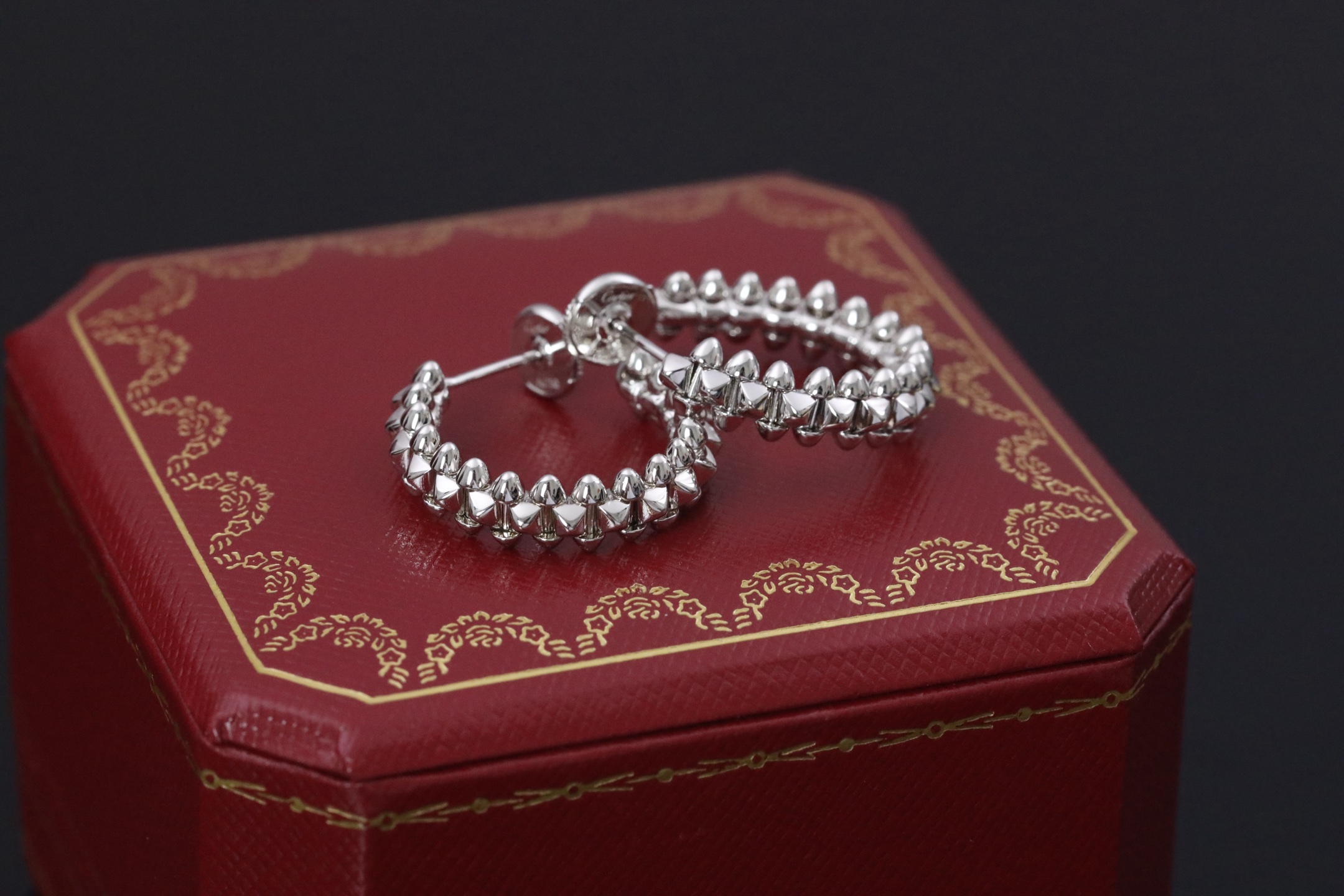 卡地亚 Clash de Cartier系列铆钉耳环