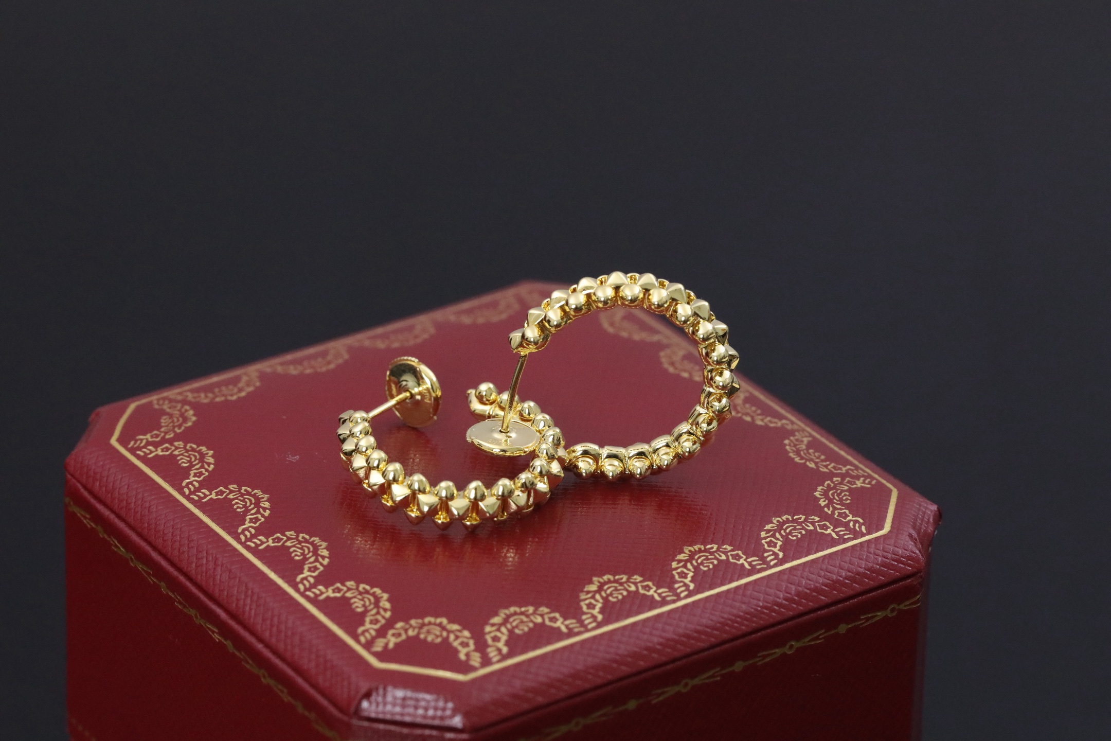 卡地亚 Clash de Cartier系列铆钉耳环