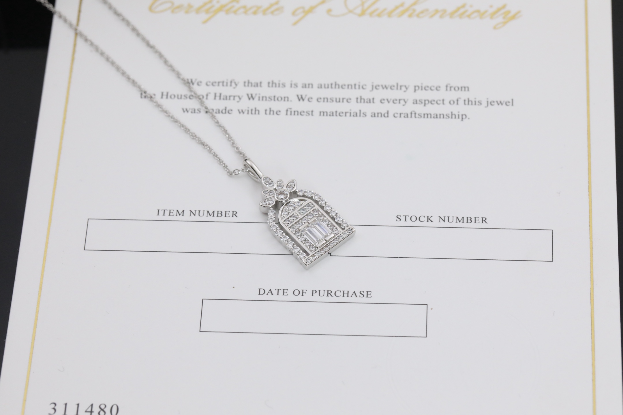 “Real Gold Lucky Necklace Inspired by New York Flagship Store Gates” - 图片 3