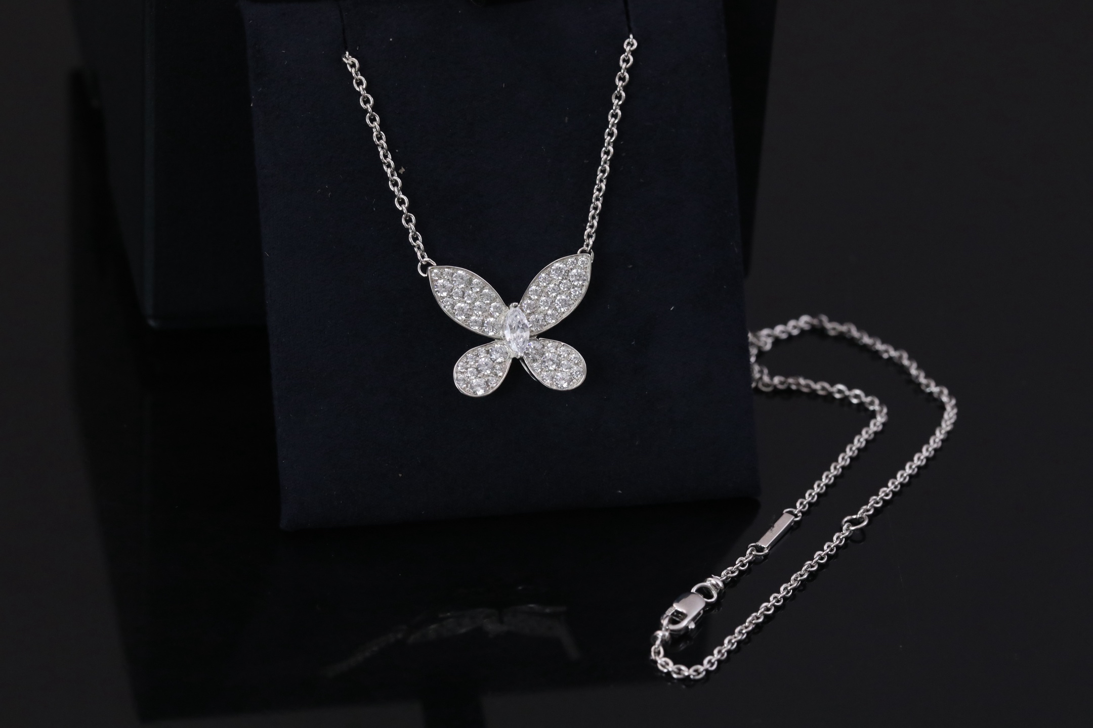 缱绻蝴蝶项链与吊坠