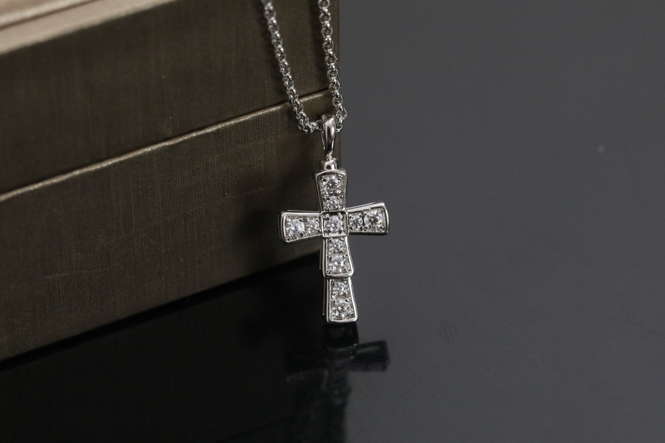 新款BV蛇骨十字架项链，经典款，珠宝级工艺