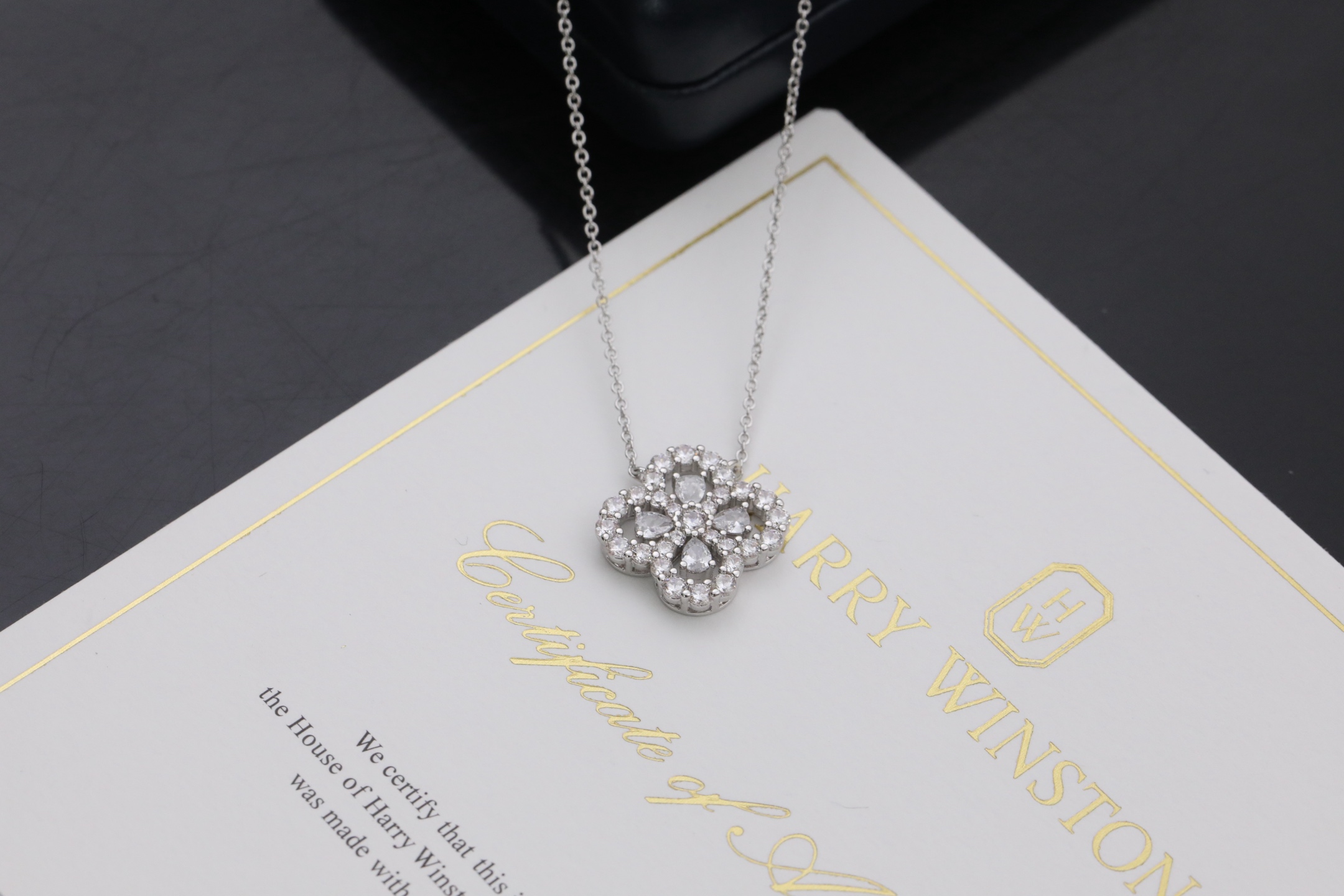 “18K Real Gold Loop Necklace from HW Family’s Diamond Loop Garden Series” - 图片 6