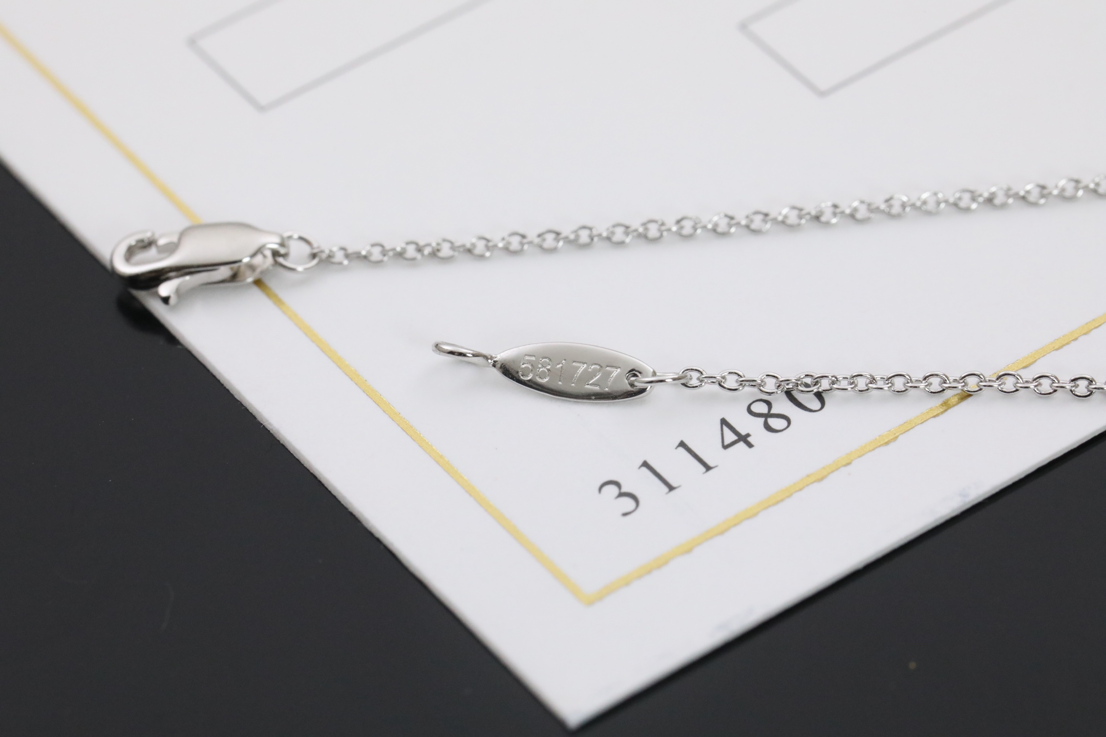 “18K Real Gold Loop Necklace from HW Family’s Diamond Loop Garden Series” - 图片 4