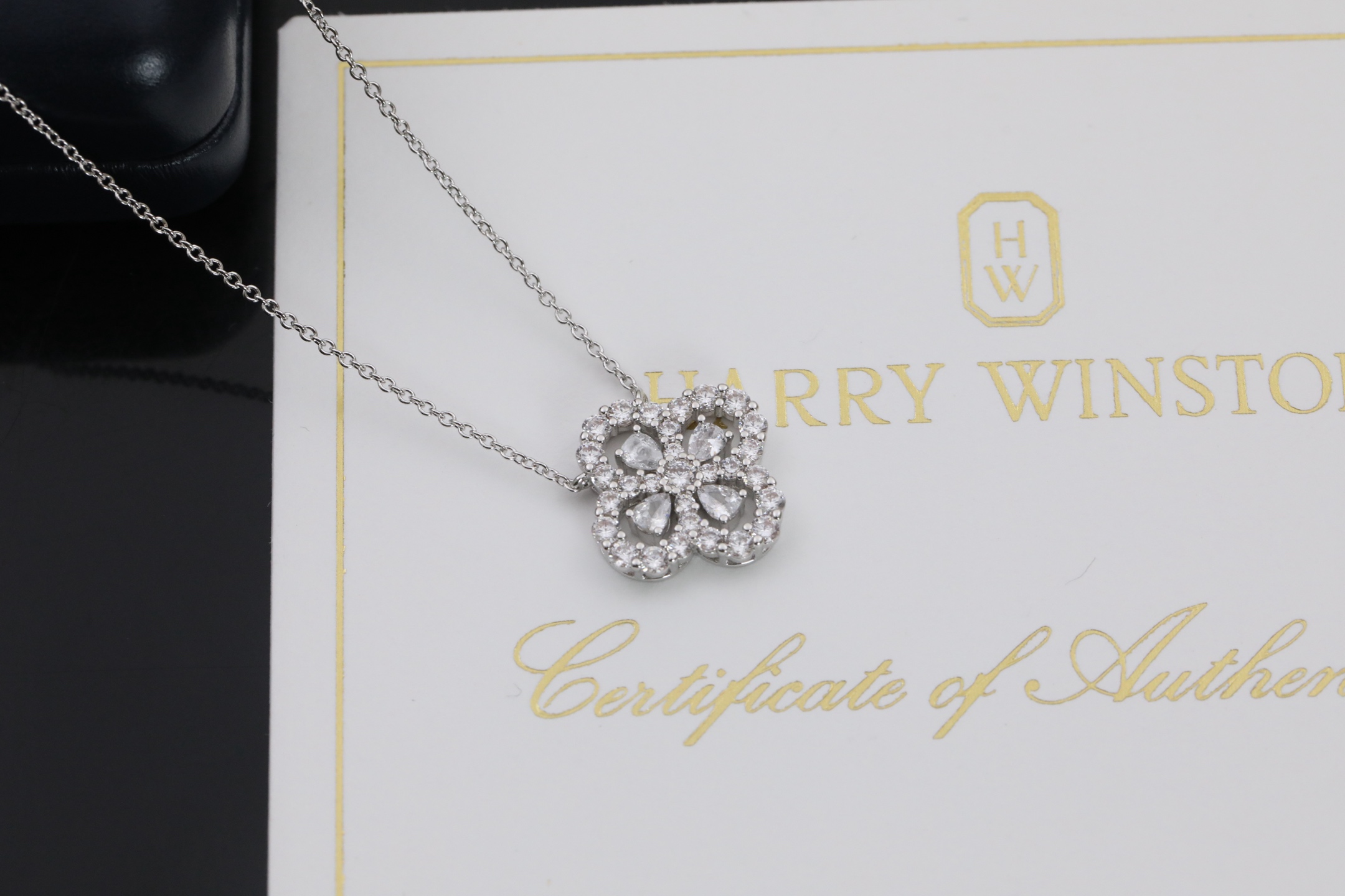 “18K Real Gold Loop Necklace from HW Family’s Diamond Loop Garden Series” - 图片 5