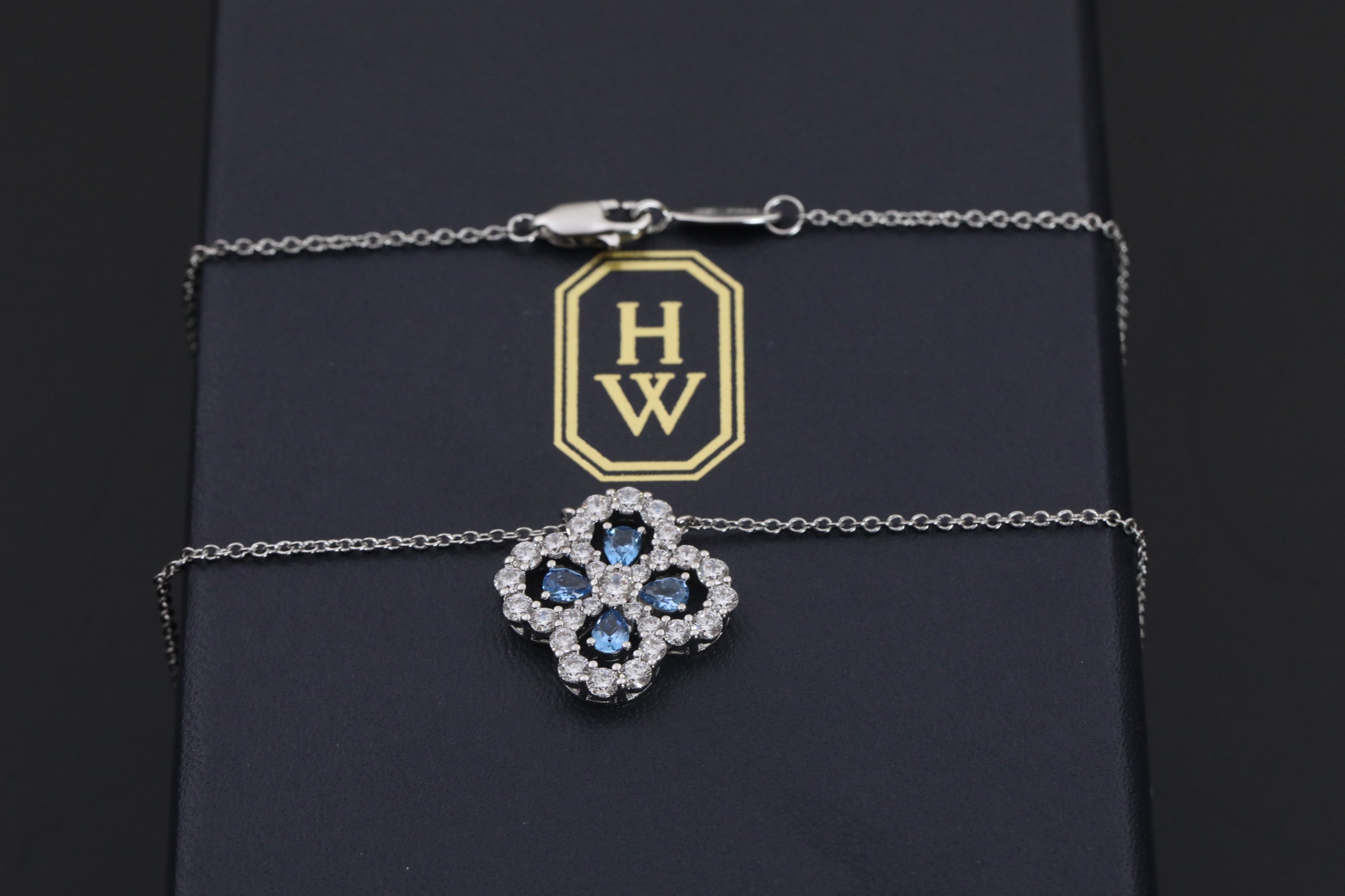 Loop Blue Treasure Necklace: 18K Real-Gold Jewelry Inspired by Legendary Diamond Patterns - 图片 3