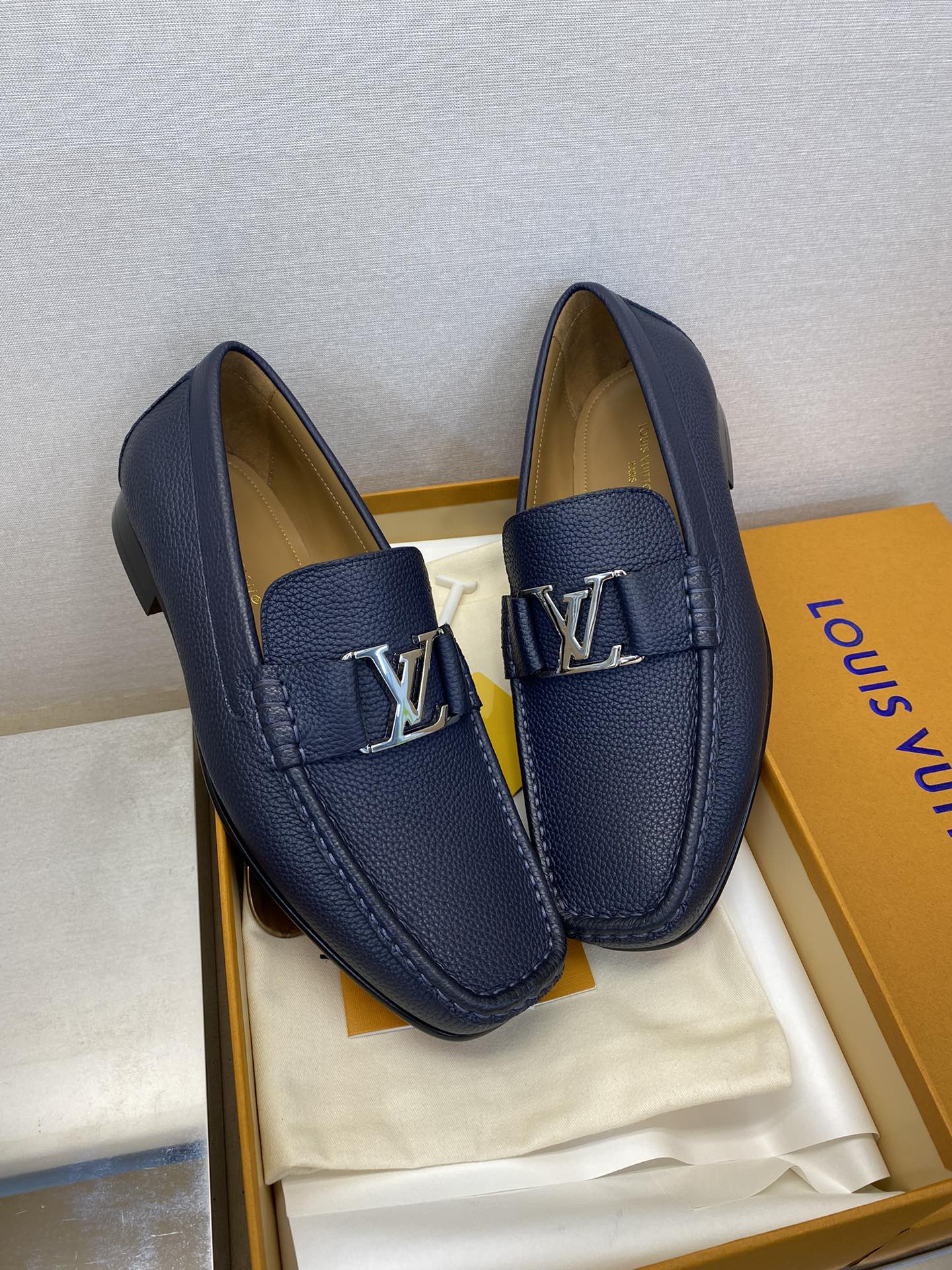 L*V 高品質ドレスシューズ - イタリア製牛革使用