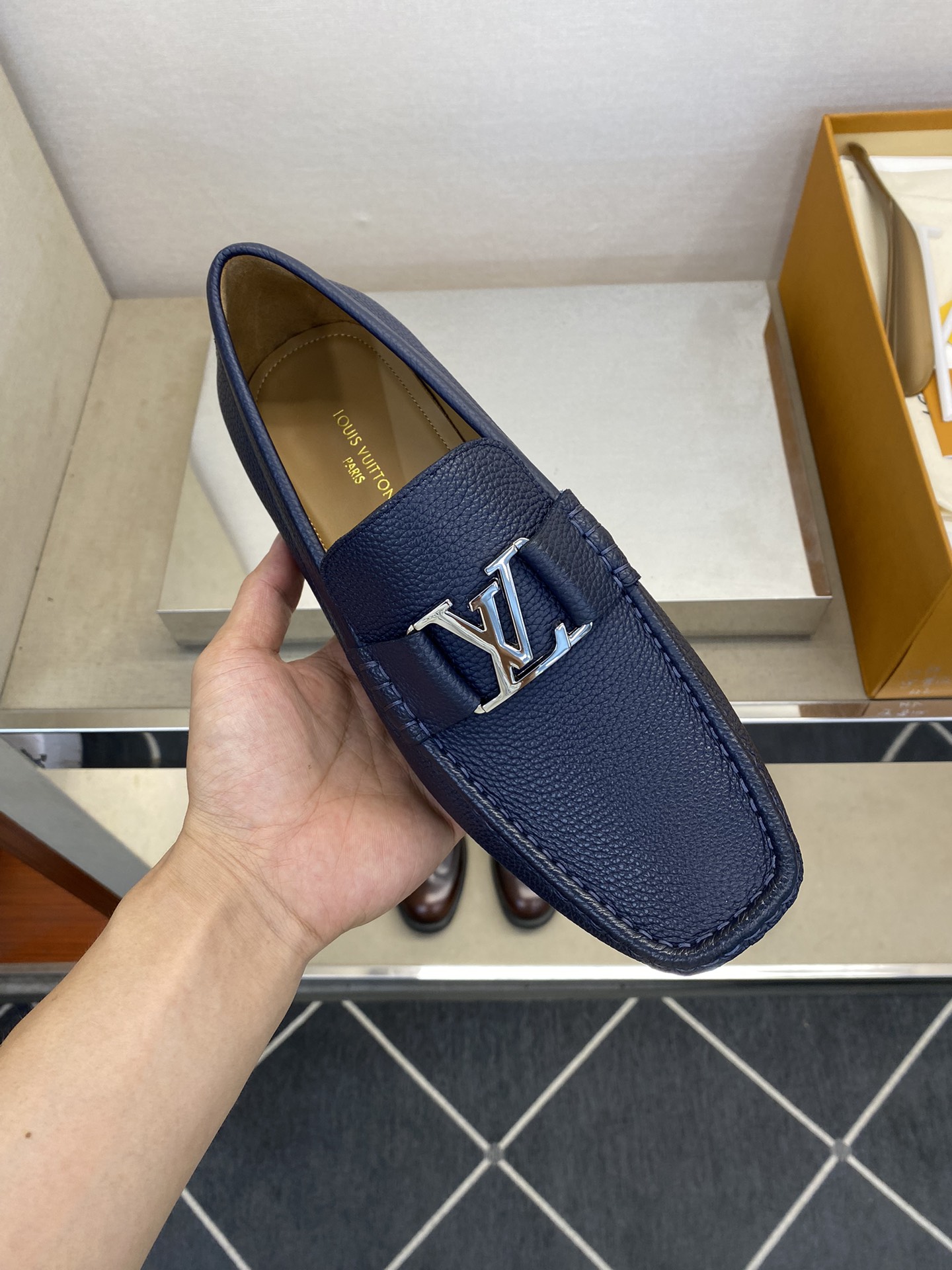 L*V 高品質ドレスシューズ - イタリア製牛革使用