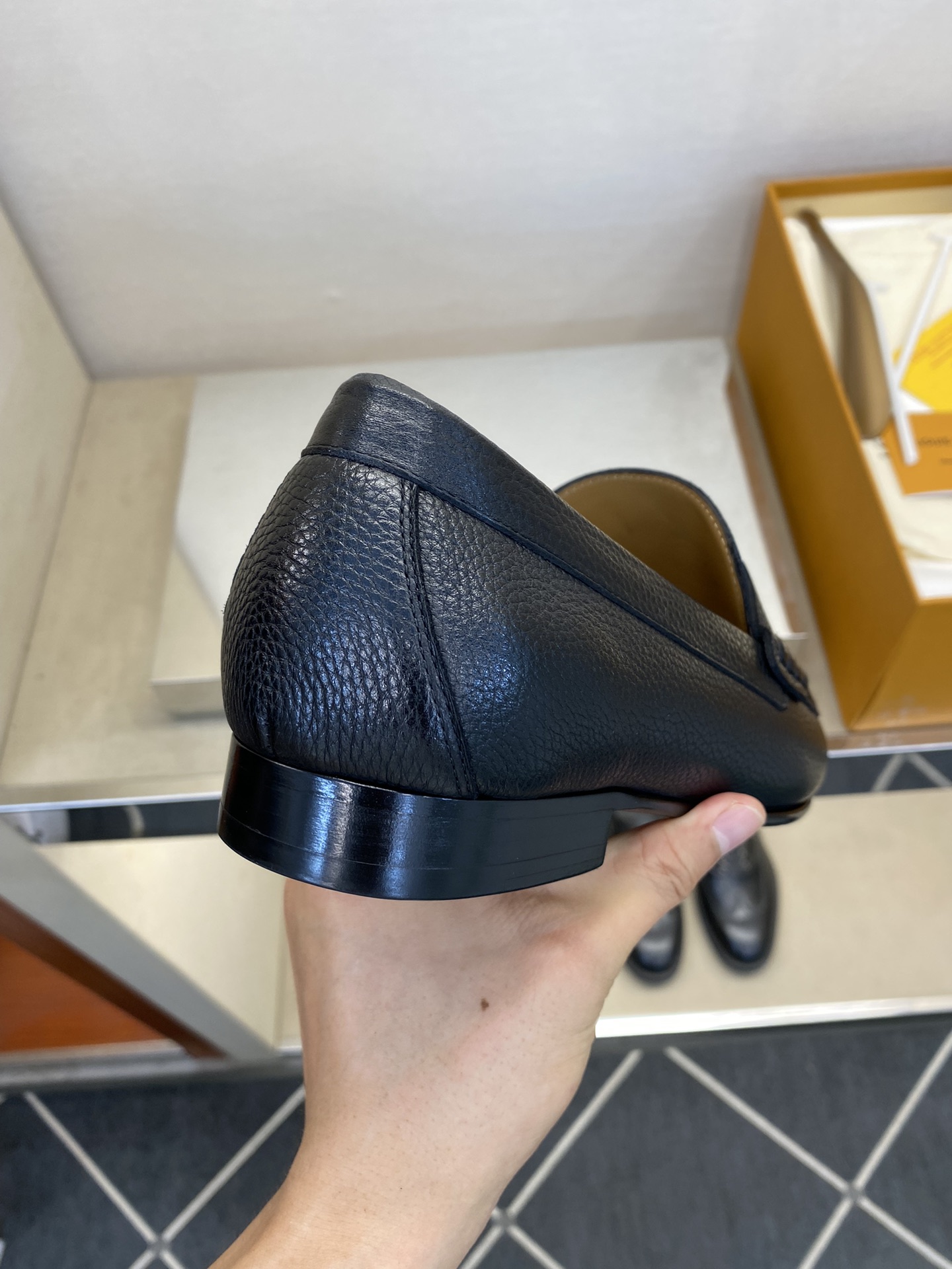 L*V独家高品スタイリッシュレザーシューズ