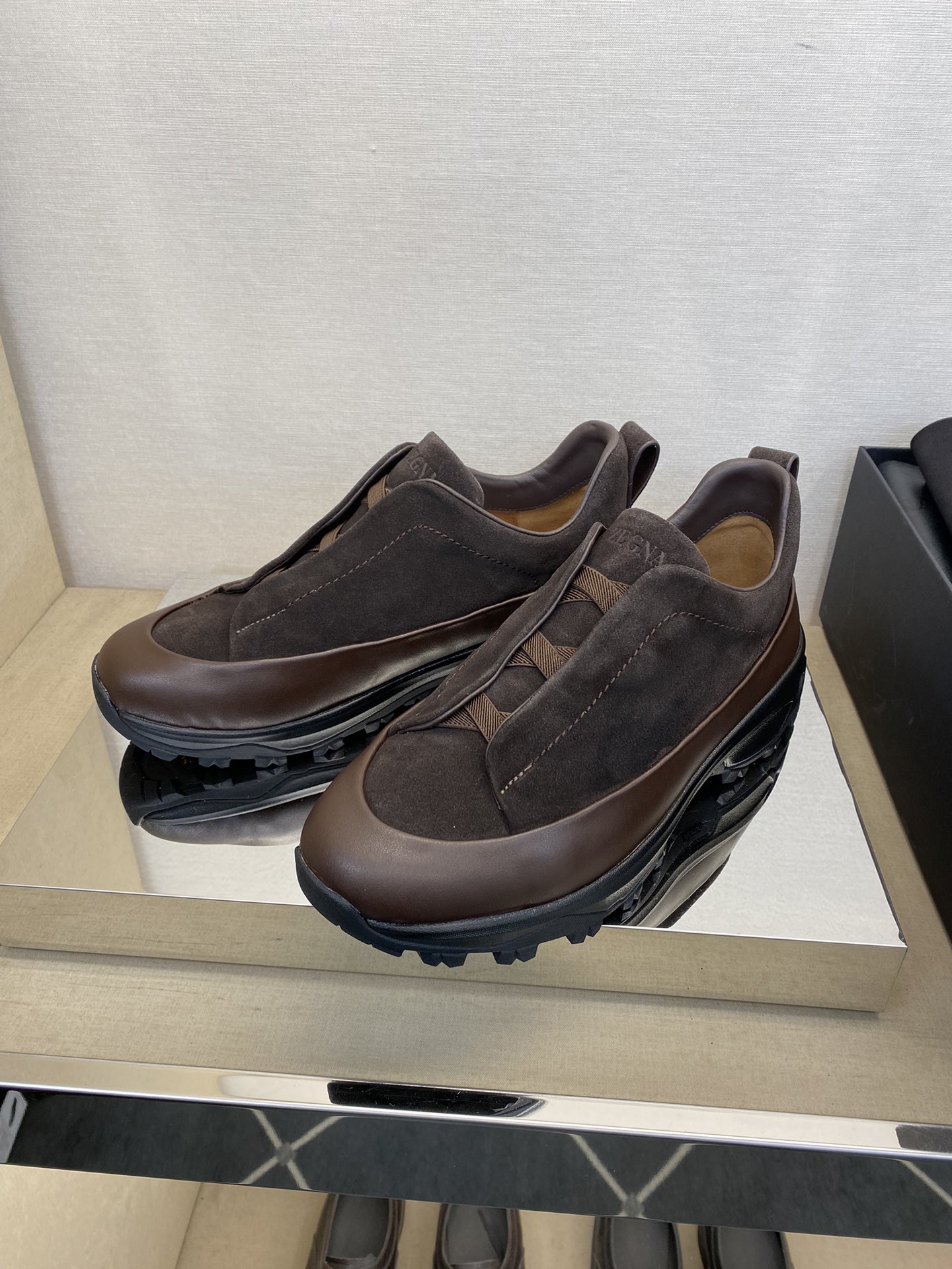 ⚠️〖Z＊Z杰尼〗
⚠️高端品质，顶尖工艺
⚠️超轻盈登山鞋
⚠️正码：39一44(5一10)，38，4